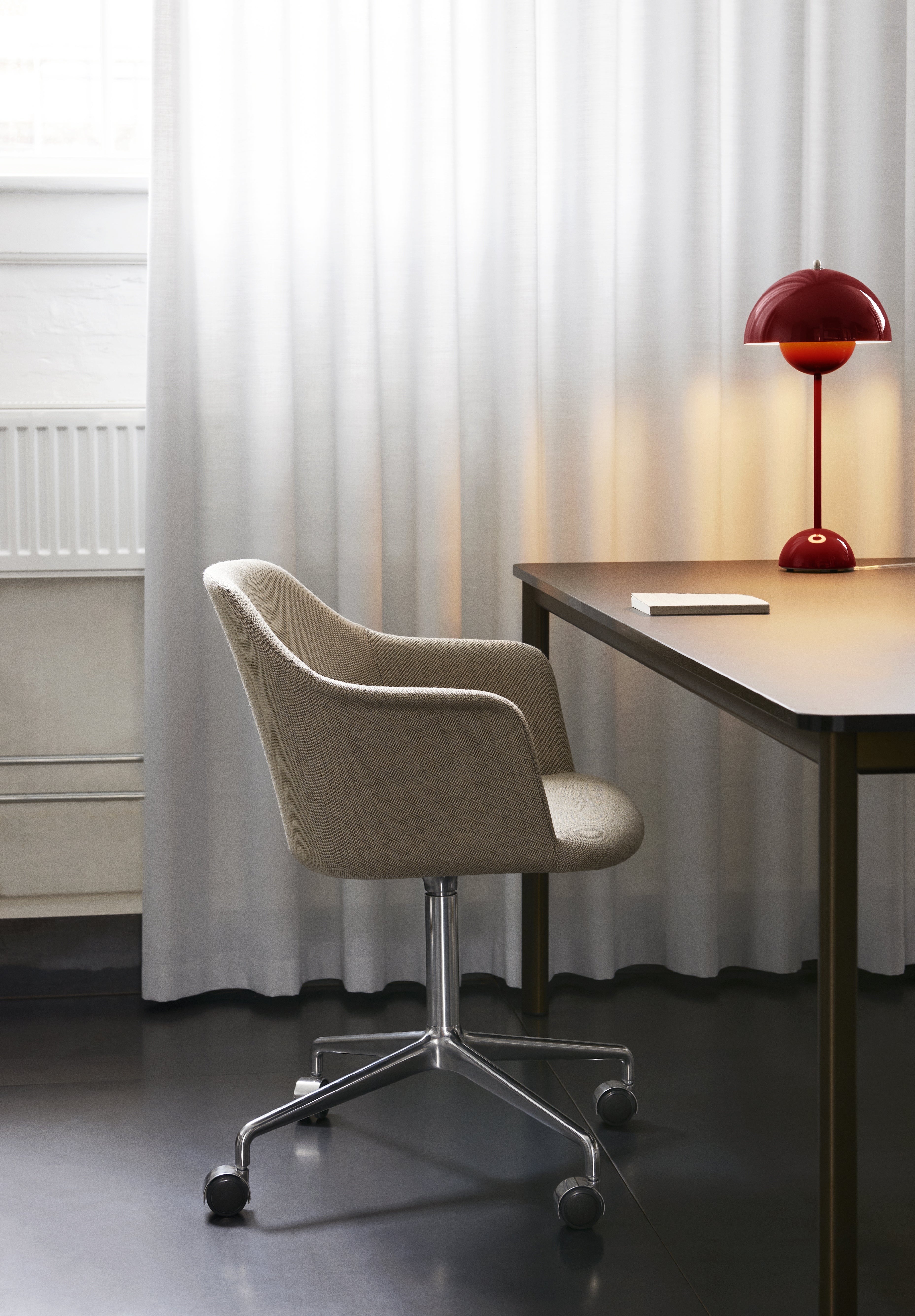 Lampa stołowa FLOWERPOT VP3 fuksja