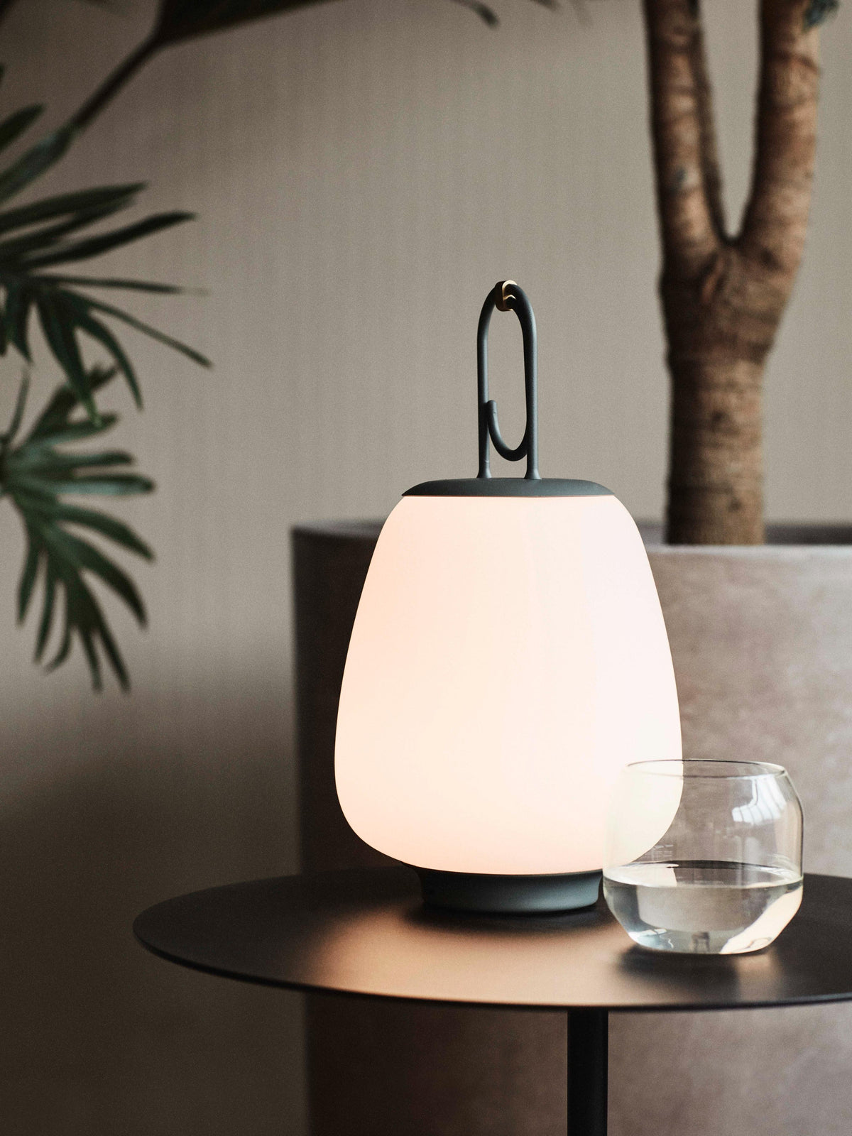 Lampa przenośna zewnętrzna LUCCA SC51 biały z czarnym wykończeniem