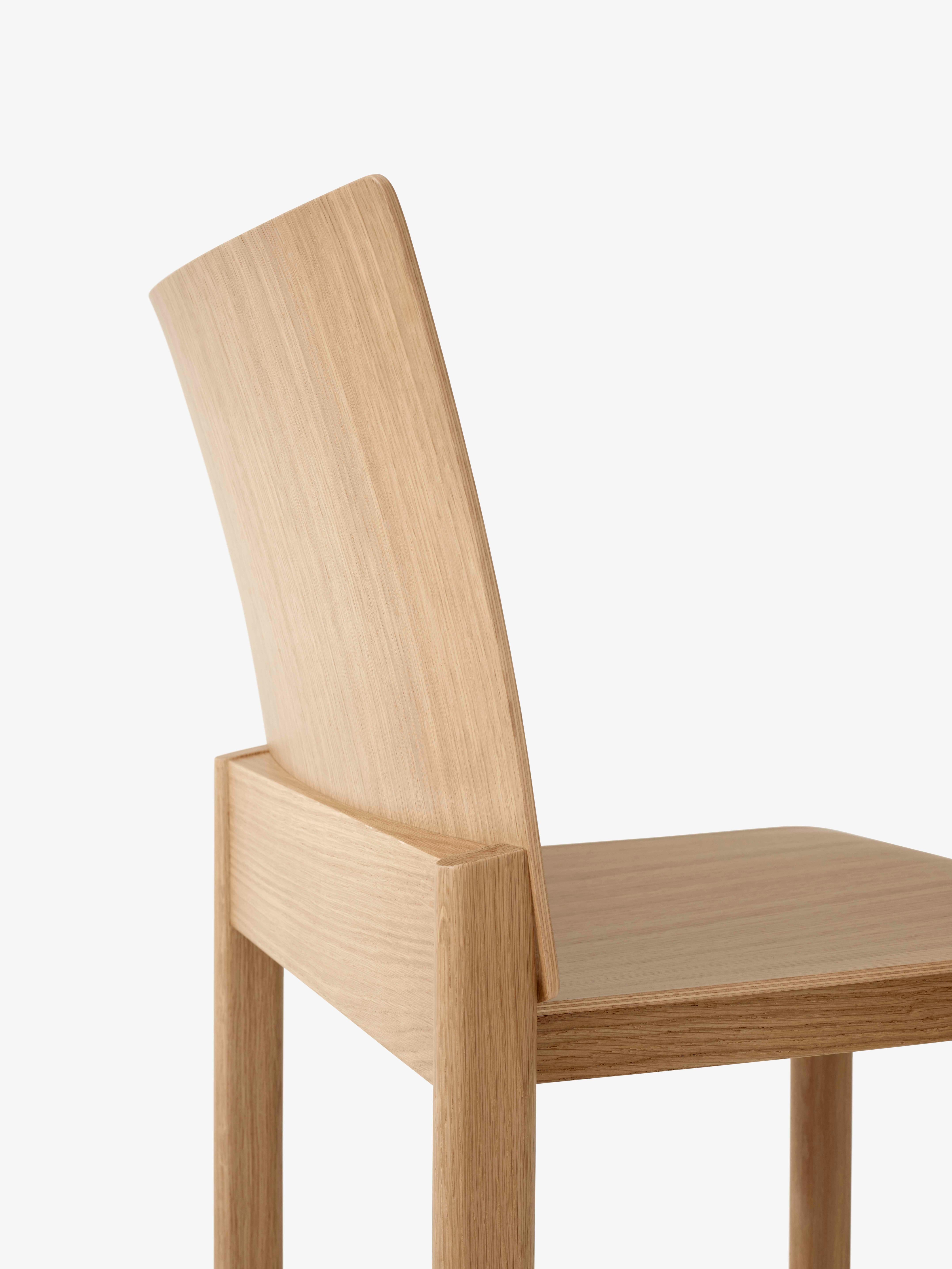 Krzesło ALLWOOD AV35 lakierowany dąb