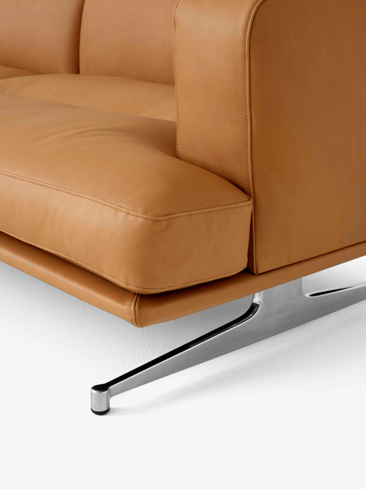 Sofa 3-osobowa INLAND AV23 tapicerowana z aluminiową podstawą