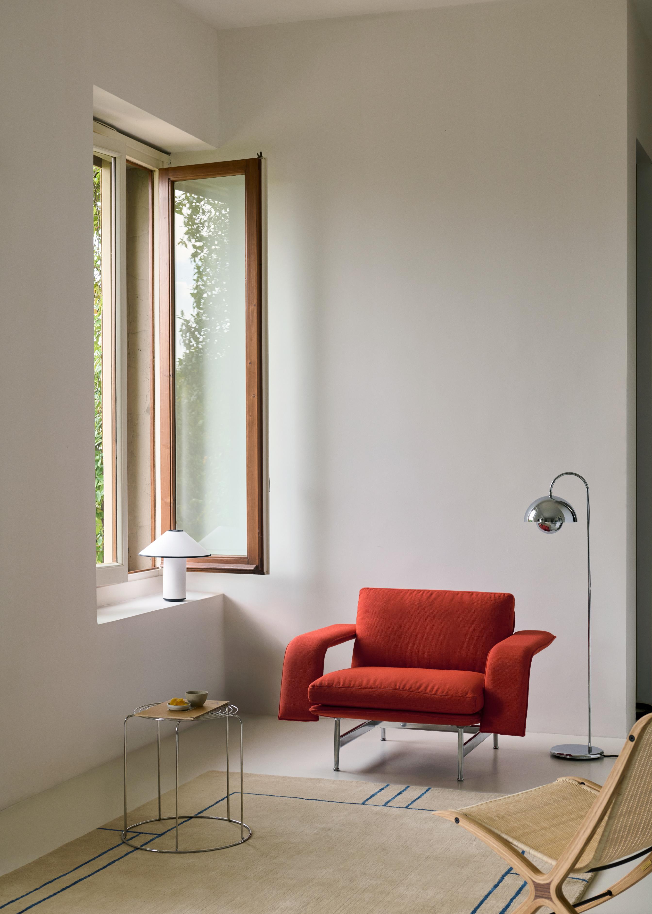Tischlampe COLETTE ATD6 in Weiß mit schwarzem Finish