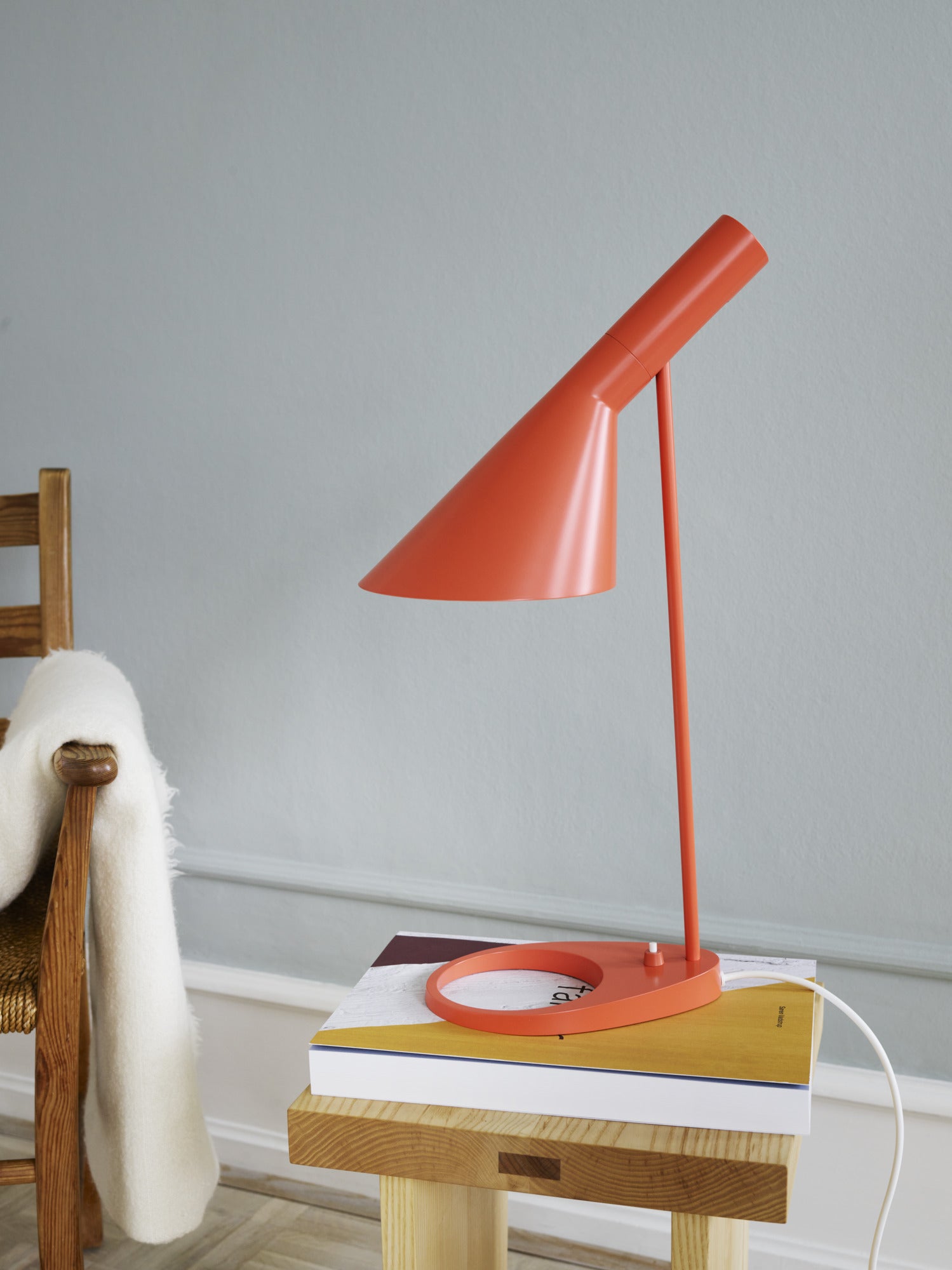 Lampa stołowa AJ pomarańczowy