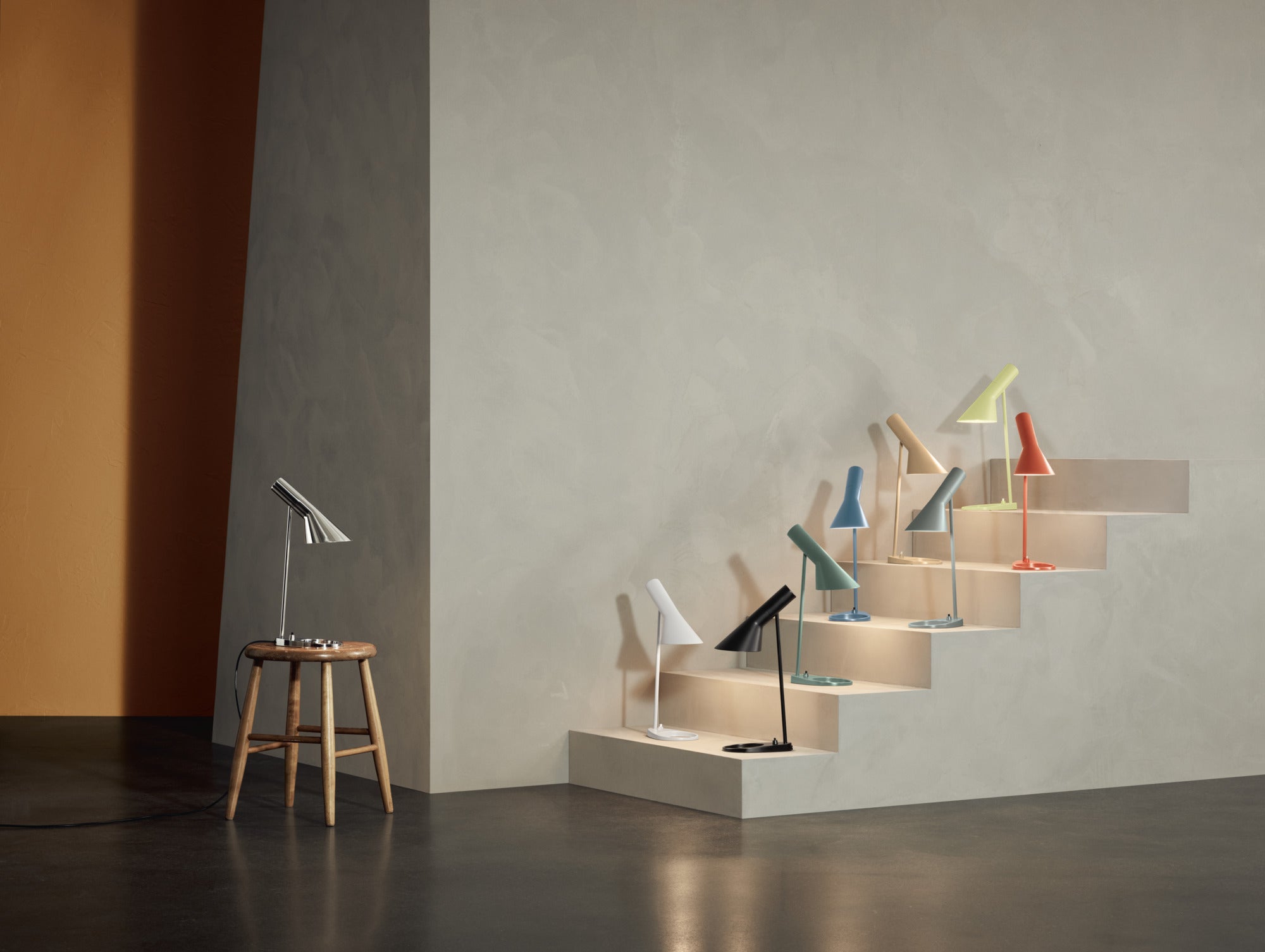 Lampa stołowa AJ czarny