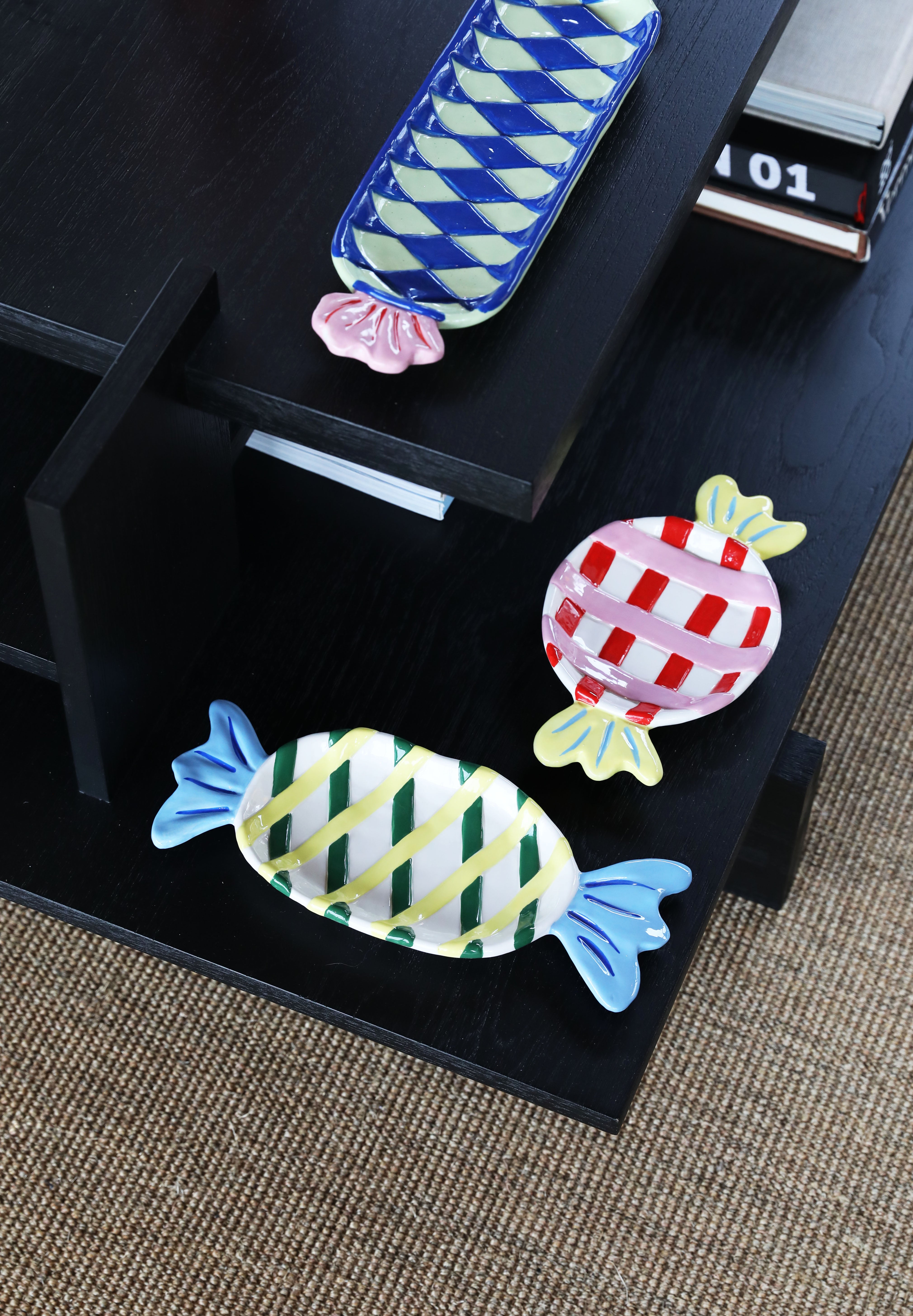 GOODY platter in blue with yellow and pink