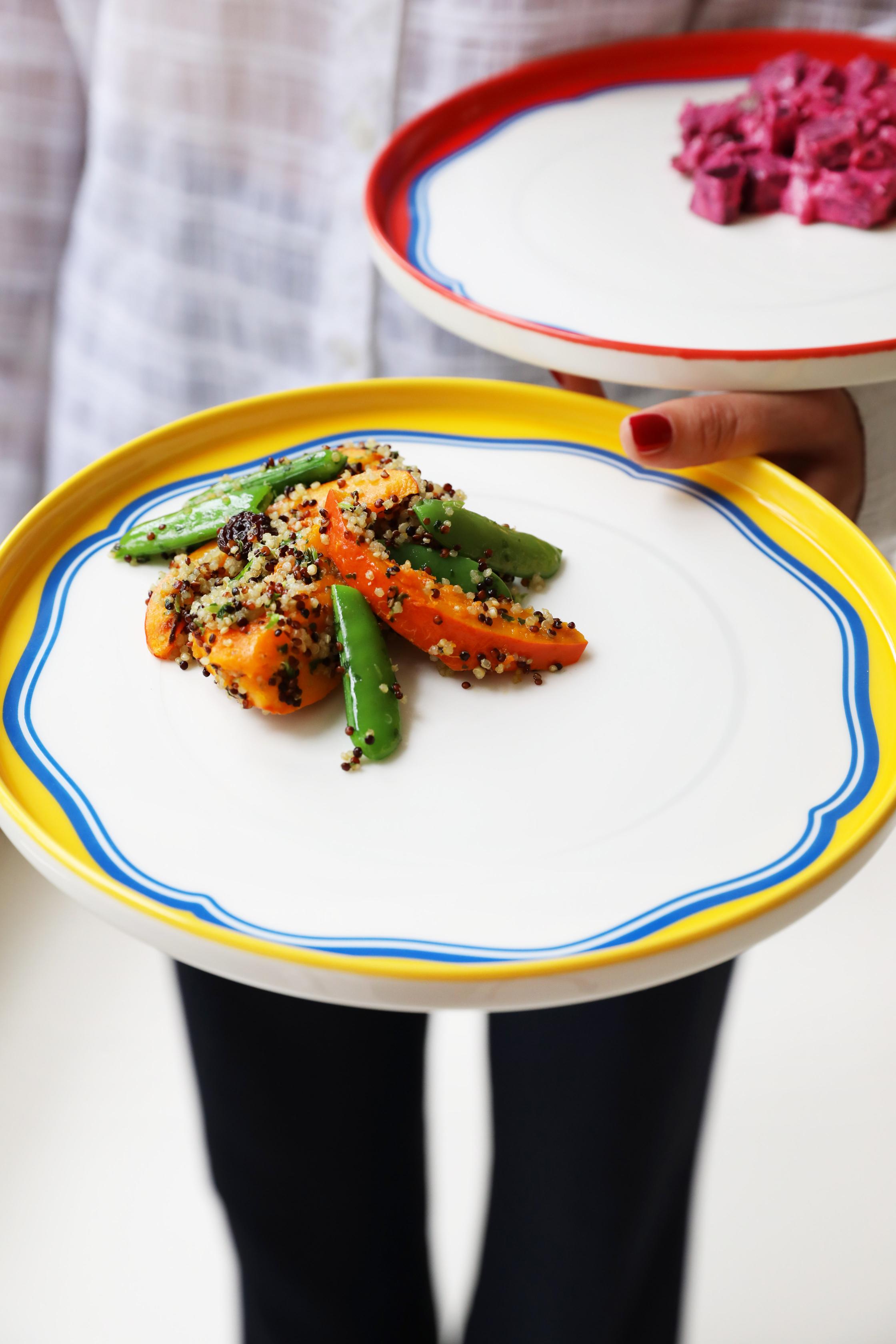 DAYDREAM BULGE white dinner plate with yellow and blue