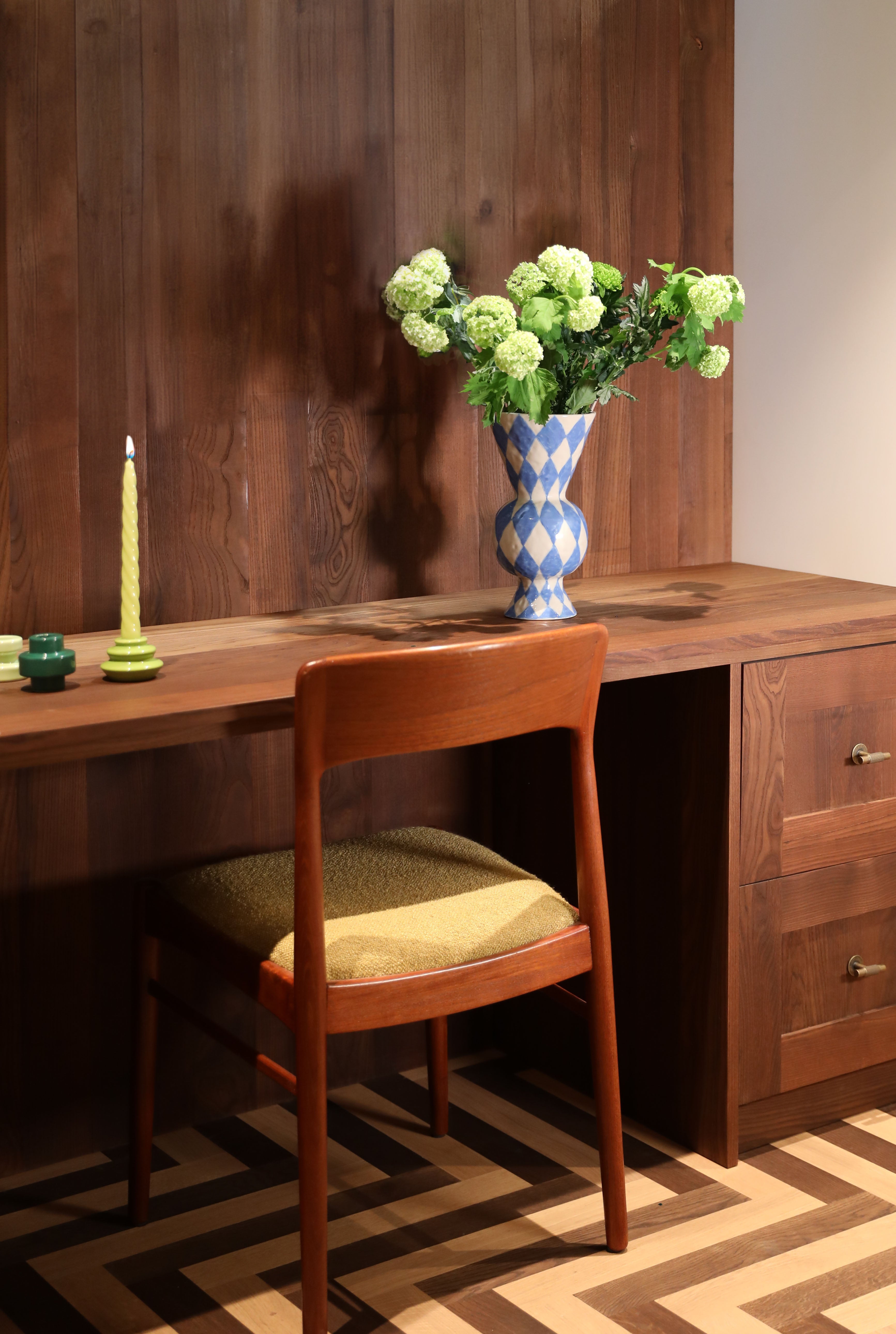 Wazon RHOMBIC biały z niebieskim