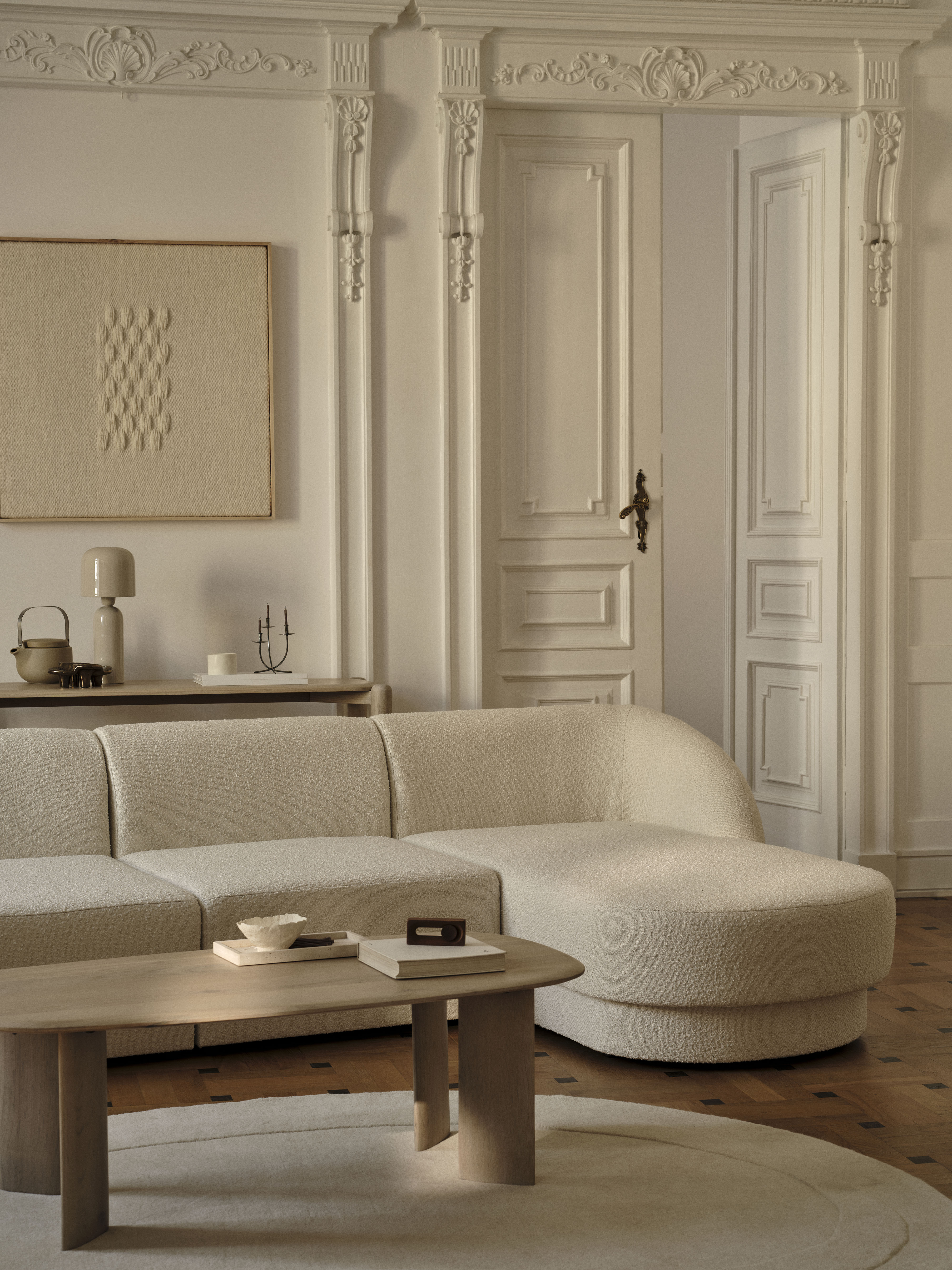 Rechtsseitiger Panorama-Sofa im Szenil-Stoff von 6-Sitzer Miley Beige