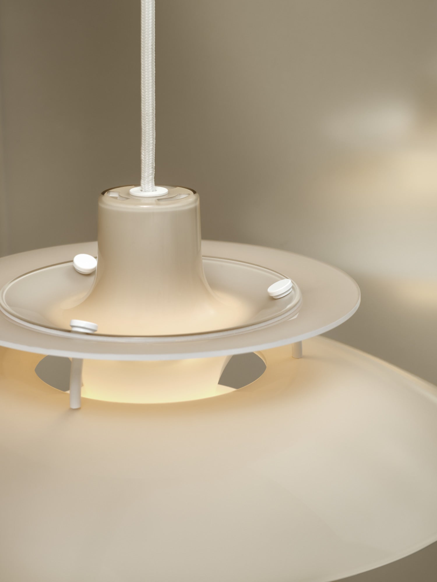 Lampa wisząca PH 5 OPAL beżowy – Louis Poulsen