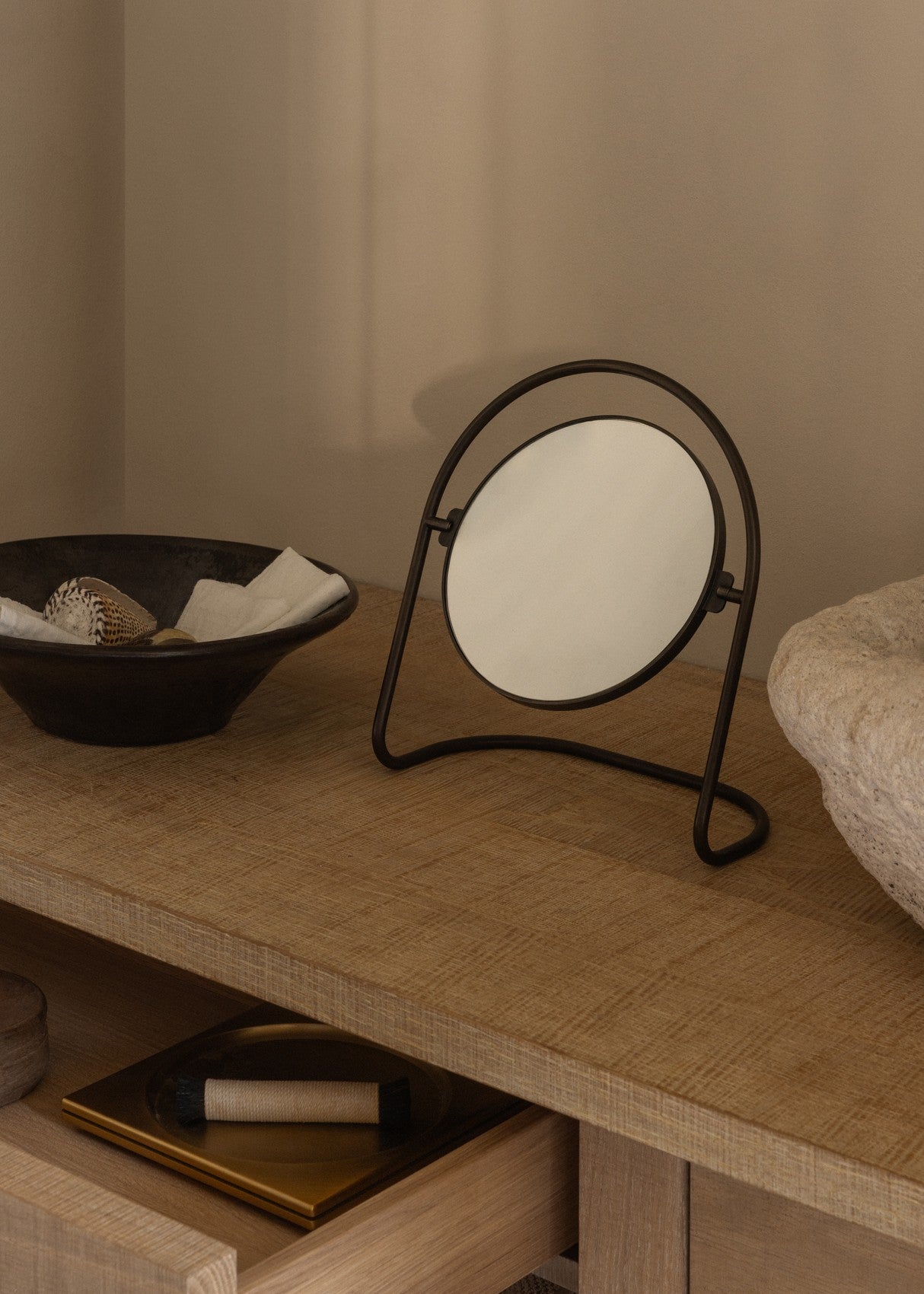 NIMBUS Table Mirror in Burnished Brass
