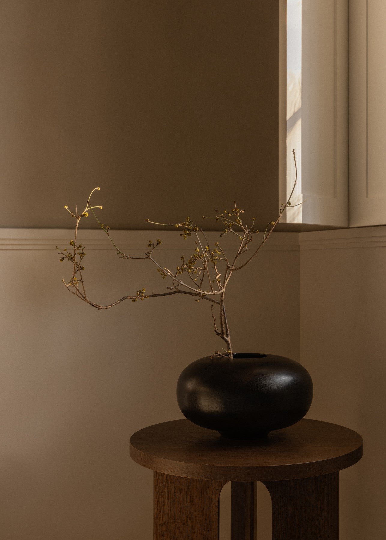 Wazon SURROUND drewno mango