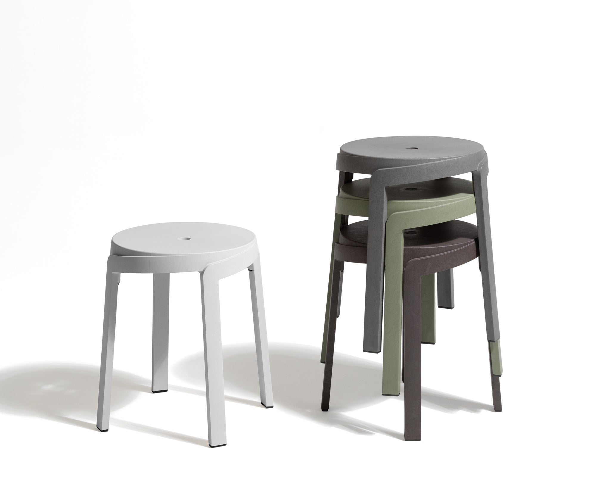 Hocker für den Außenbereich STACK erdiges Braun