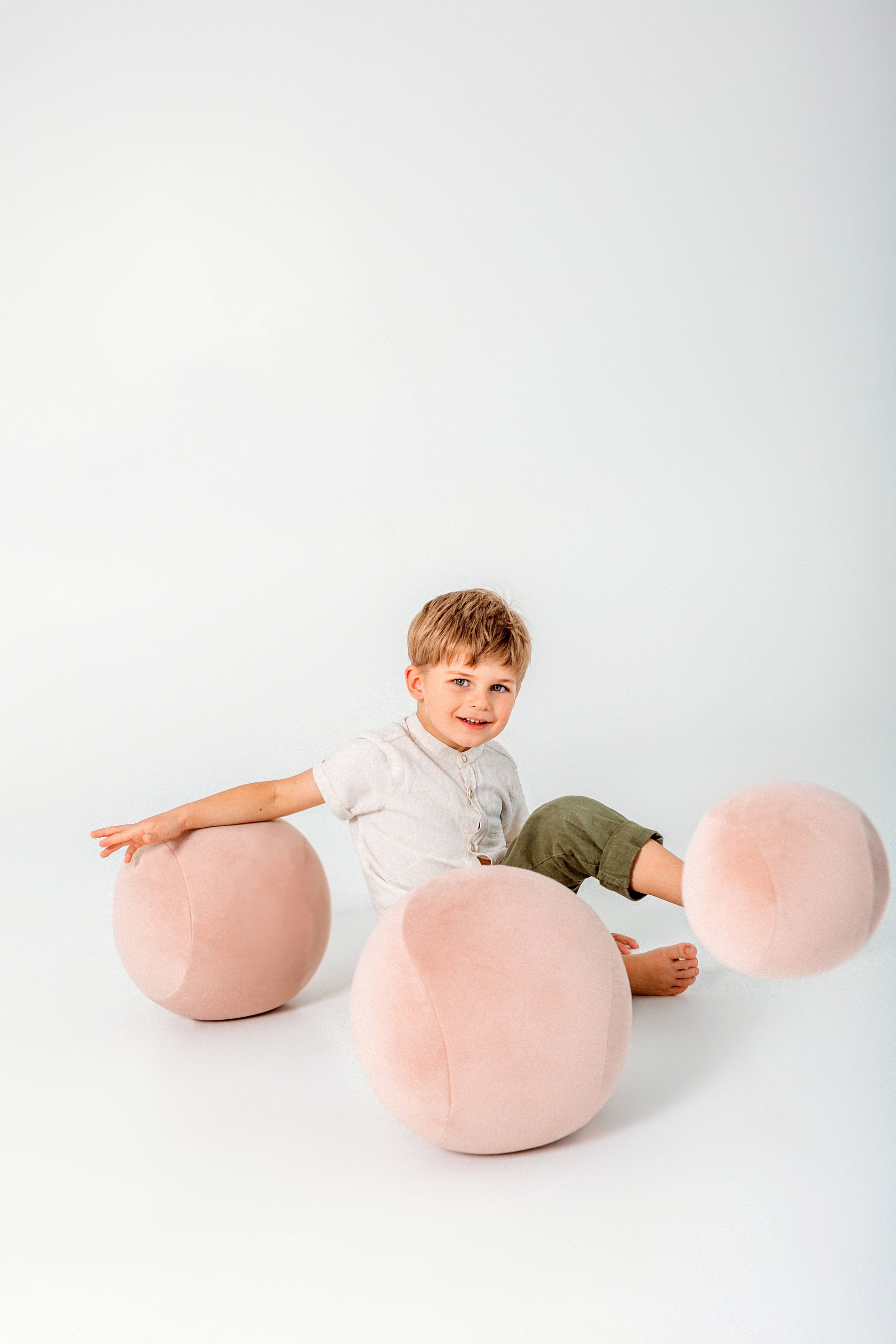 Puf dziecięcy BABY SPHERIC tapicerowany
