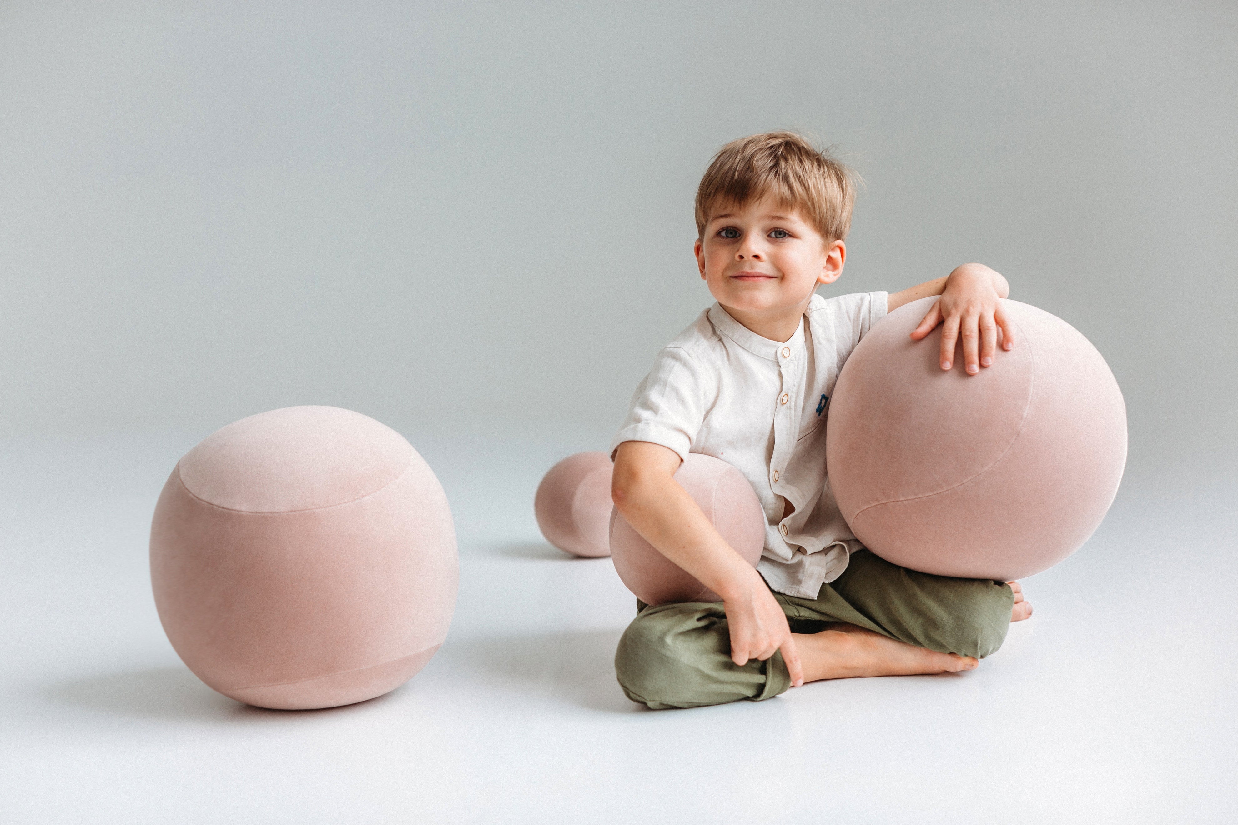Puf dziecięcy BABY SPHERIC tapicerowany