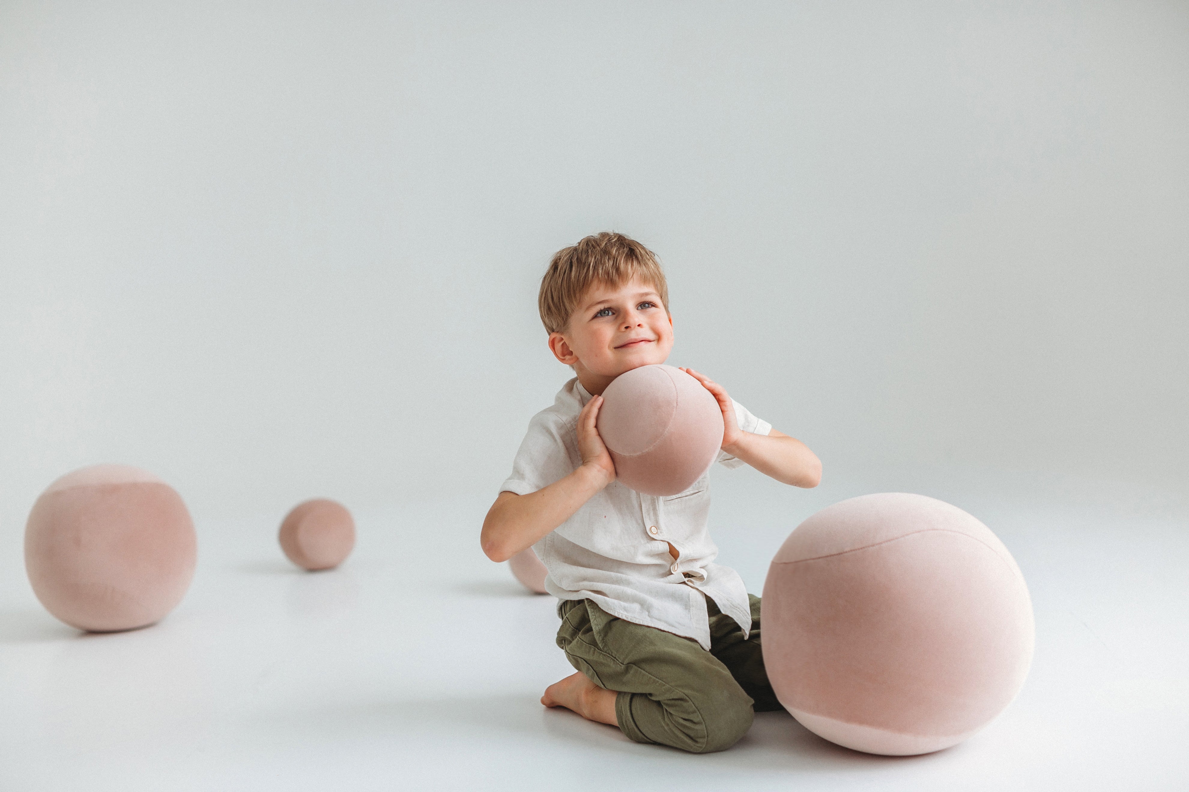 Puf dziecięcy BABY SPHERIC tapicerowany