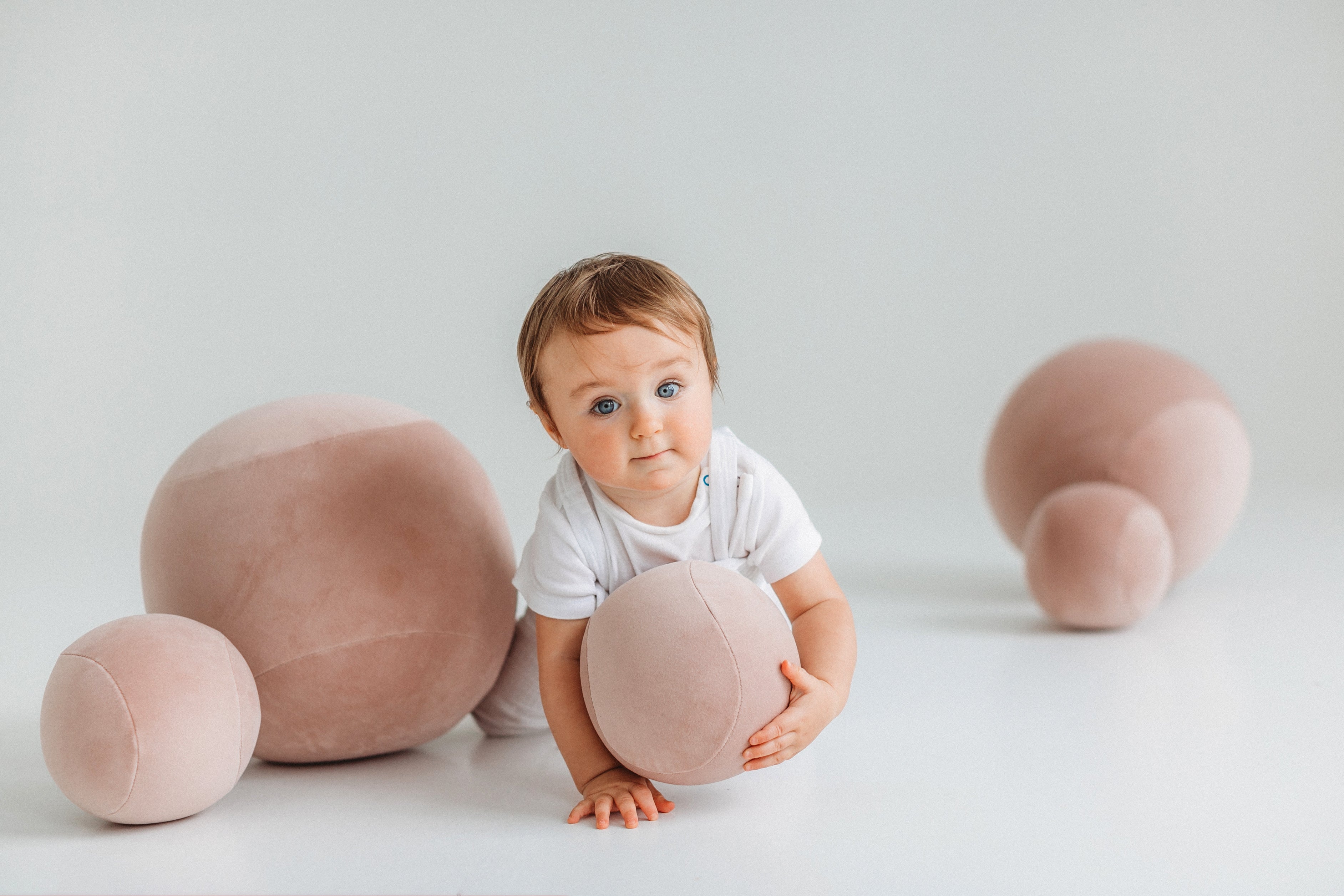 Puf dziecięcy BABY SPHERIC tapicerowany