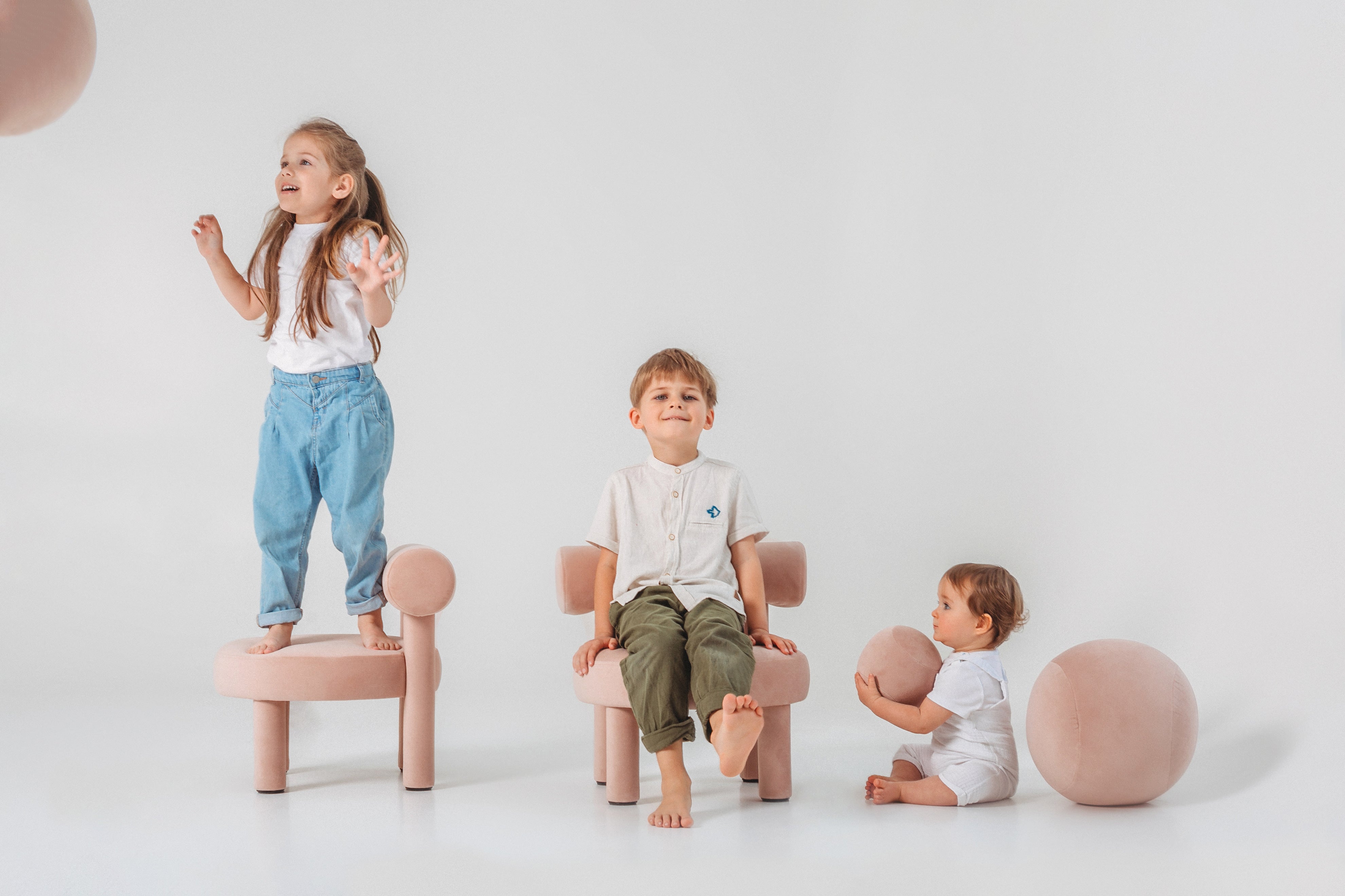 Puf dziecięcy BABY SPHERIC tapicerowany