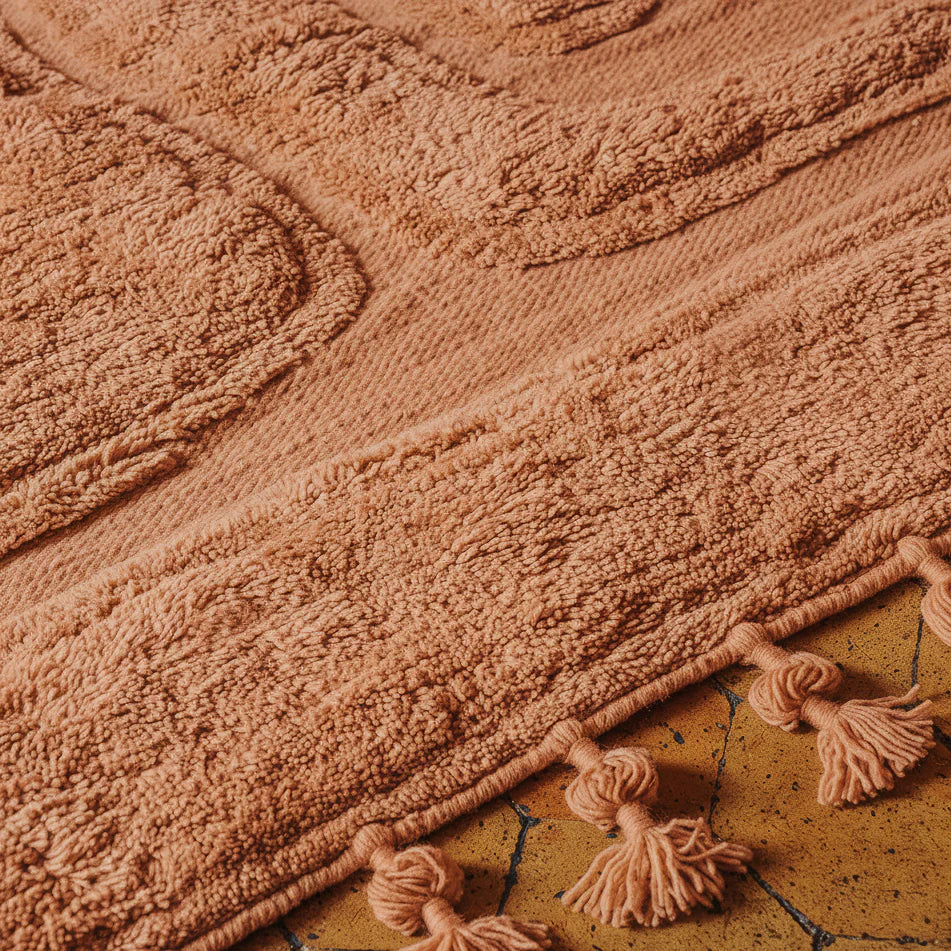 Dywan wełniany BEATEN TRACK pomarańczowy z frędzlami