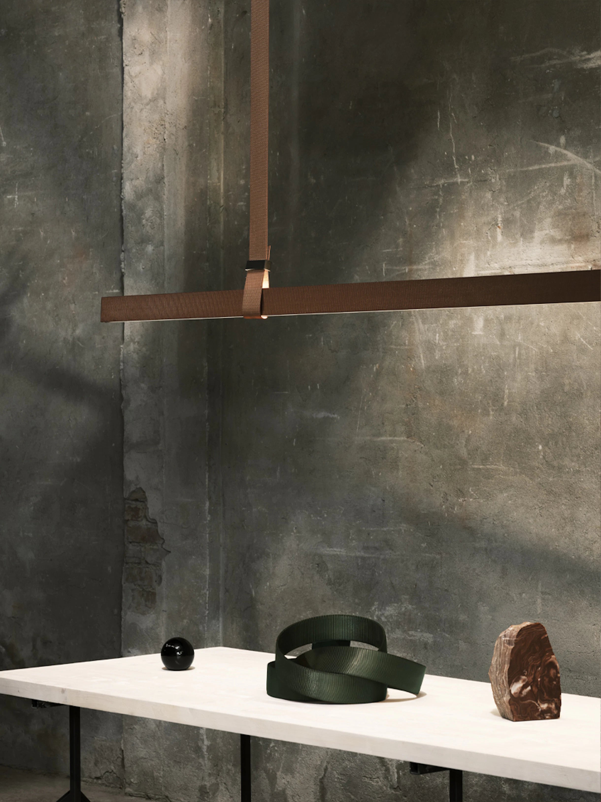 Lampa wisząca BELT brązowa skóra