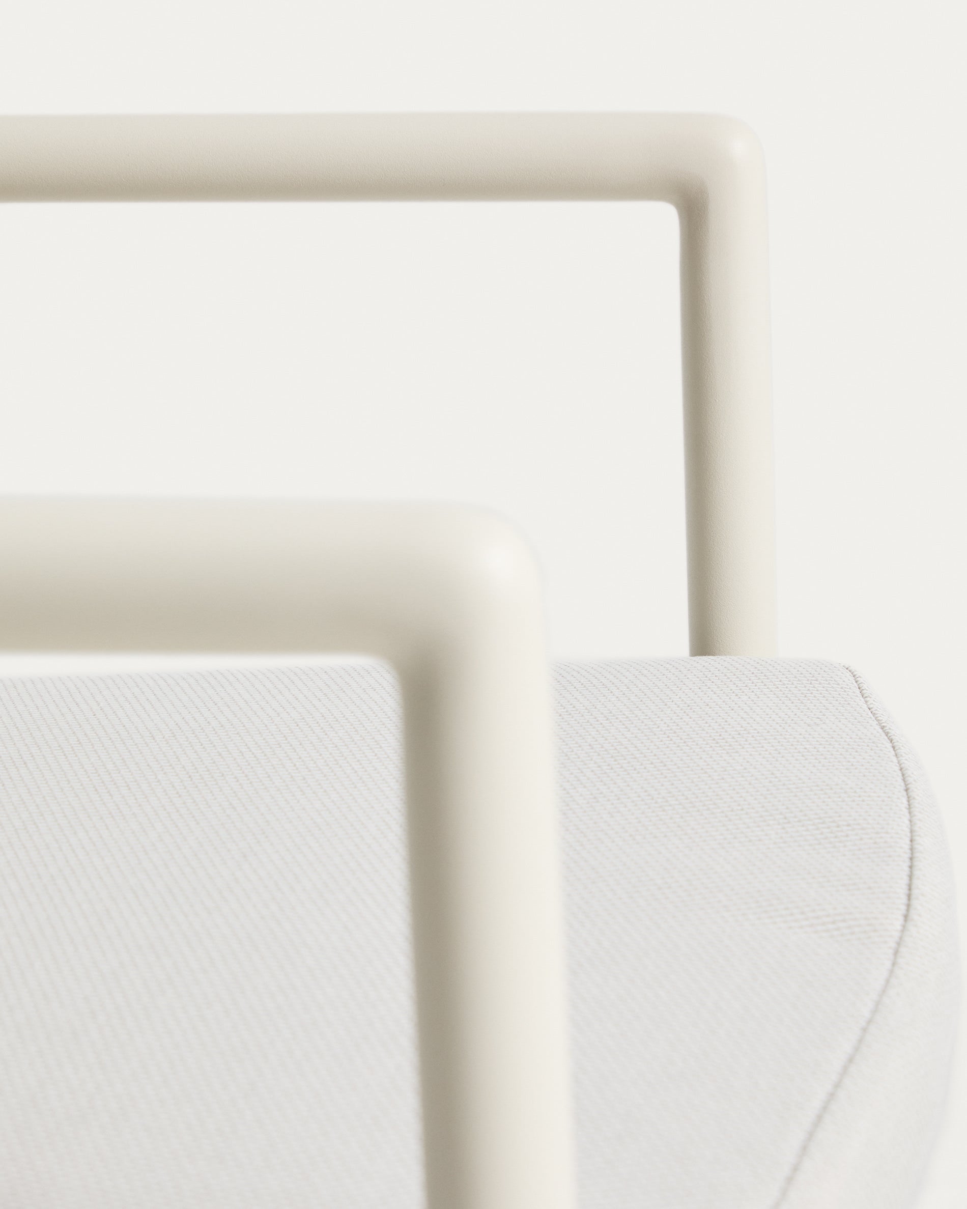 ARGASI ecru garden chair