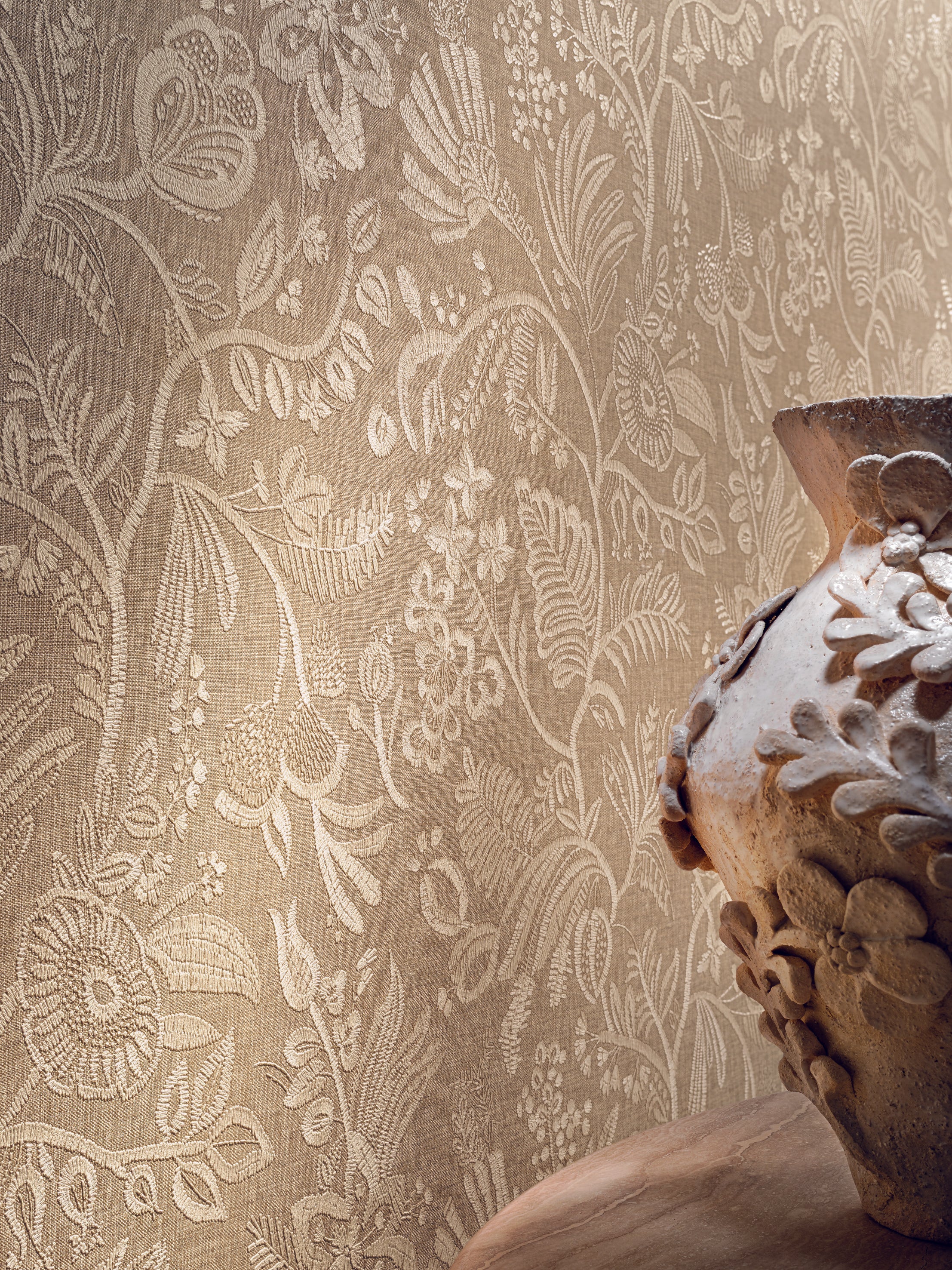 Embroidered effect wallpaper PASTE terracotta with beige
