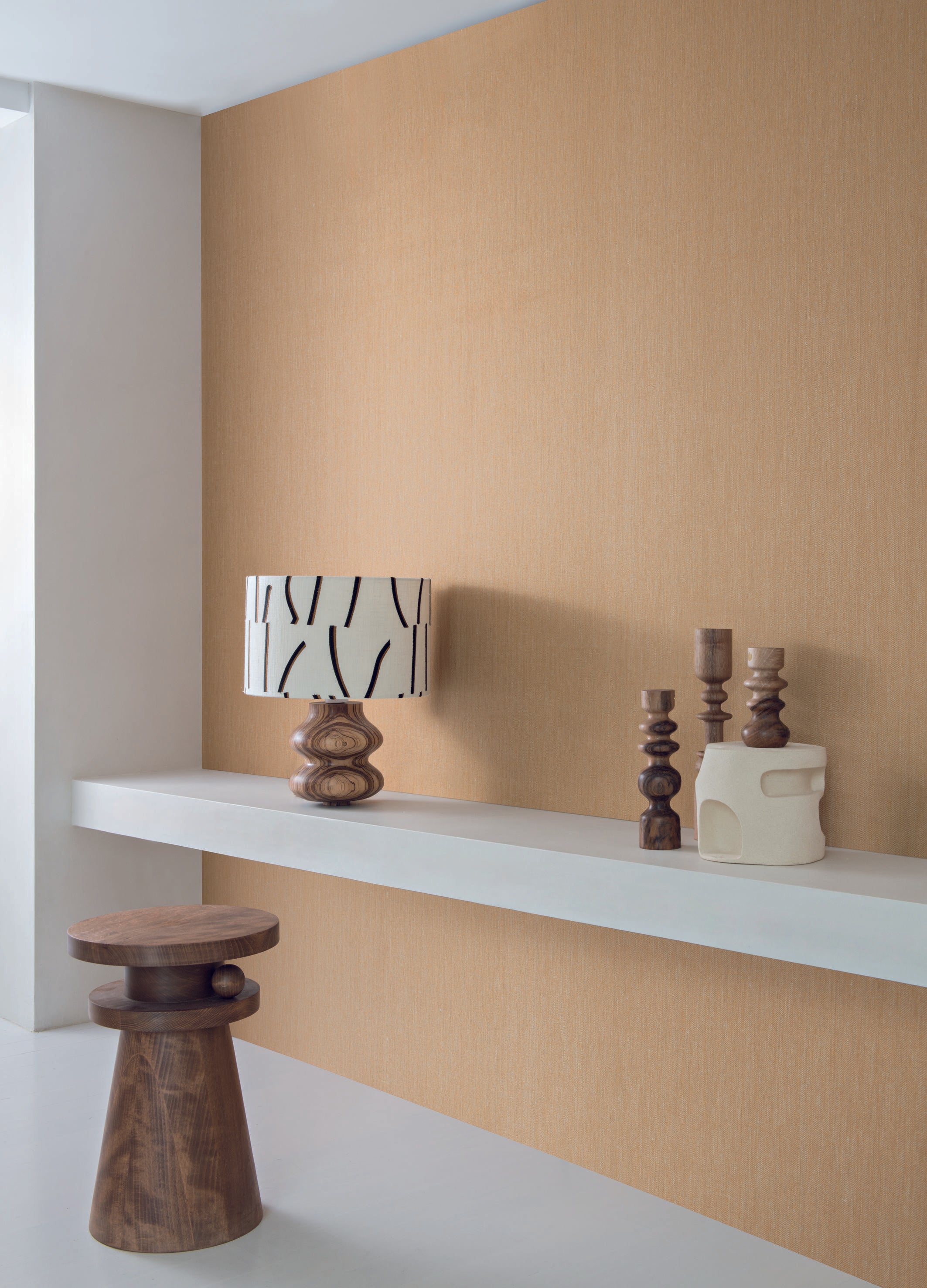 Structural textile wallpaper imitating herringbone VELIN - CRAIE sand