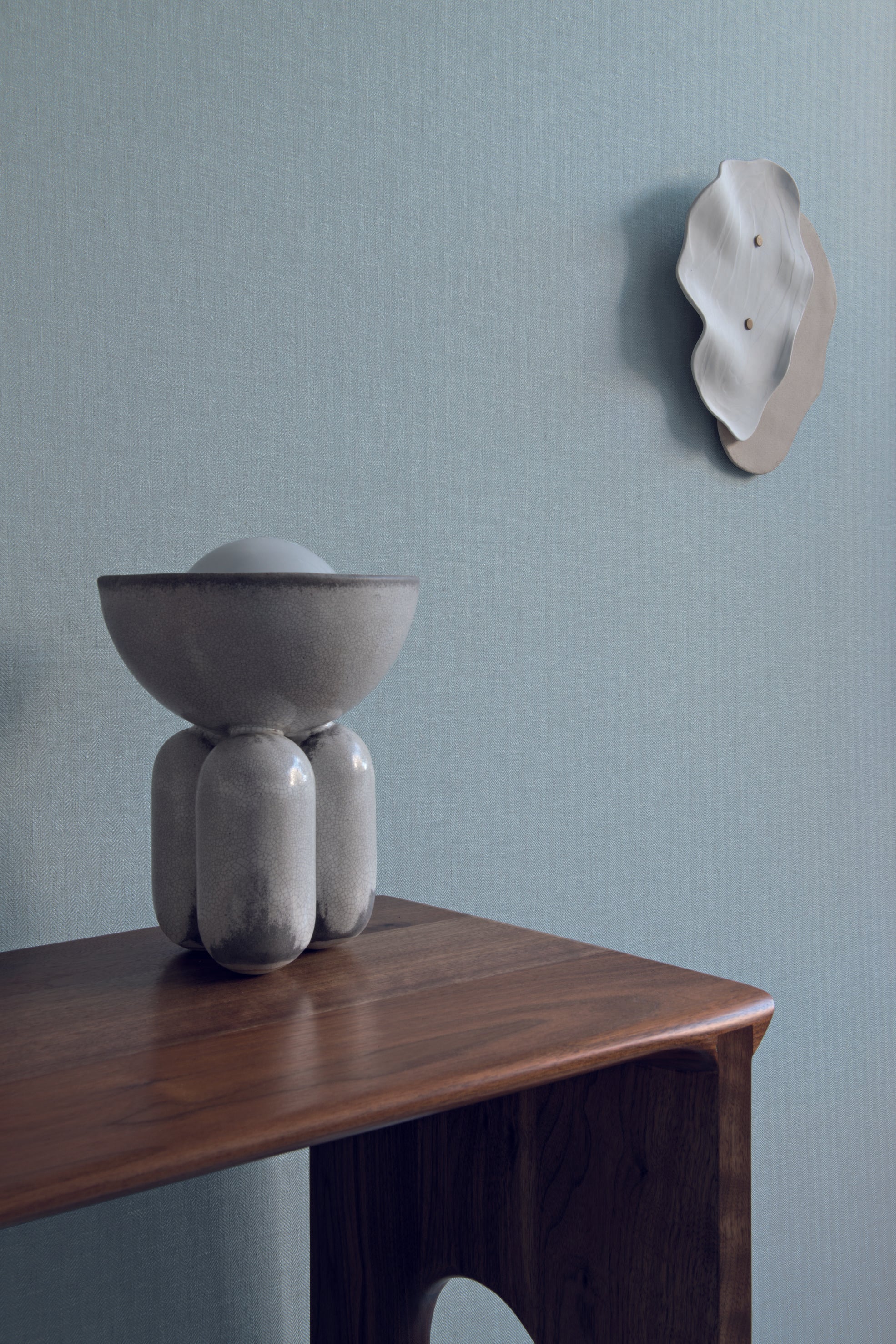 Structural textile wallpaper imitating herringbone VELIN - CRAIE sand