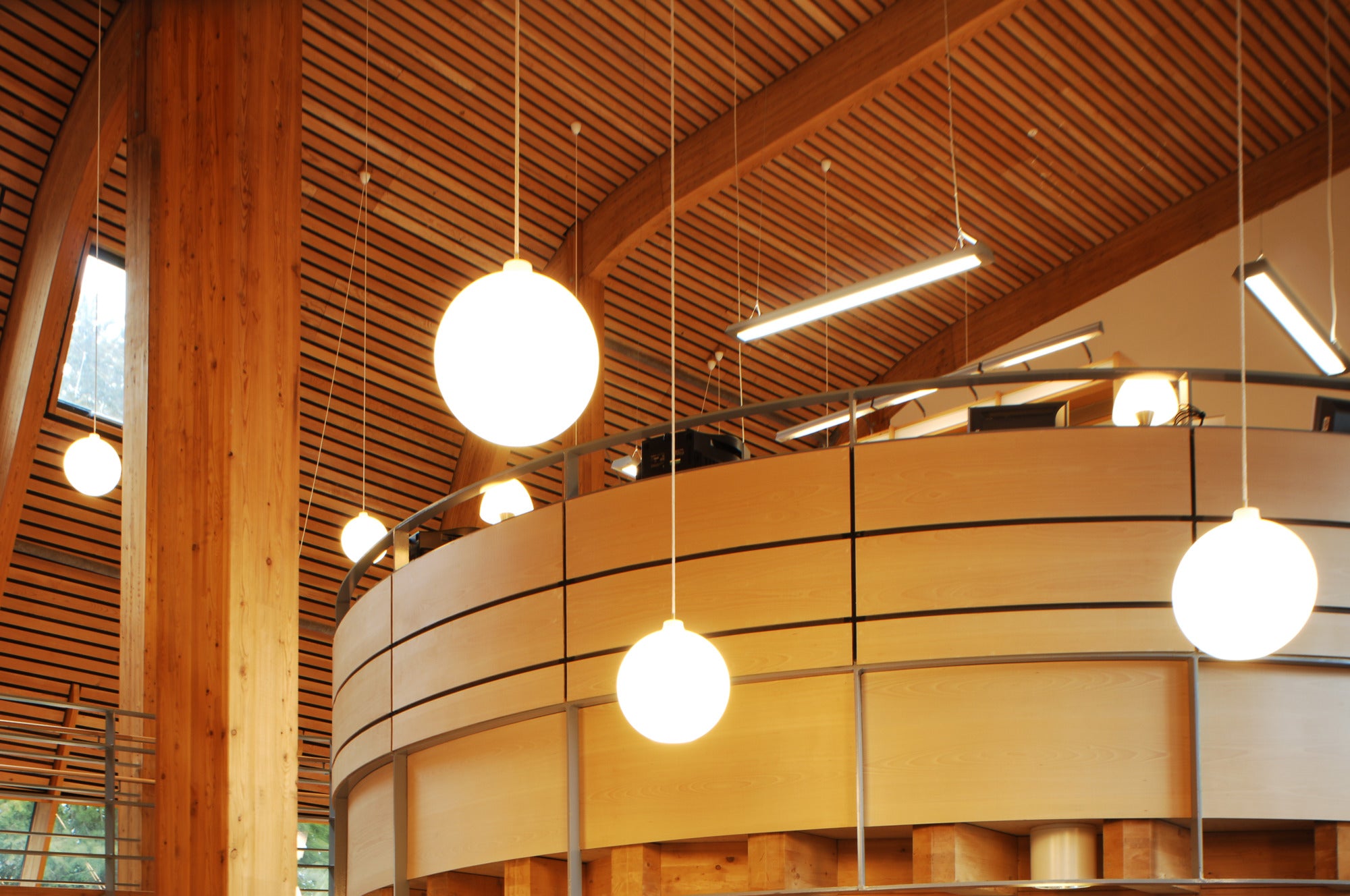 Lampa wisząca WOHLERT białe szkło