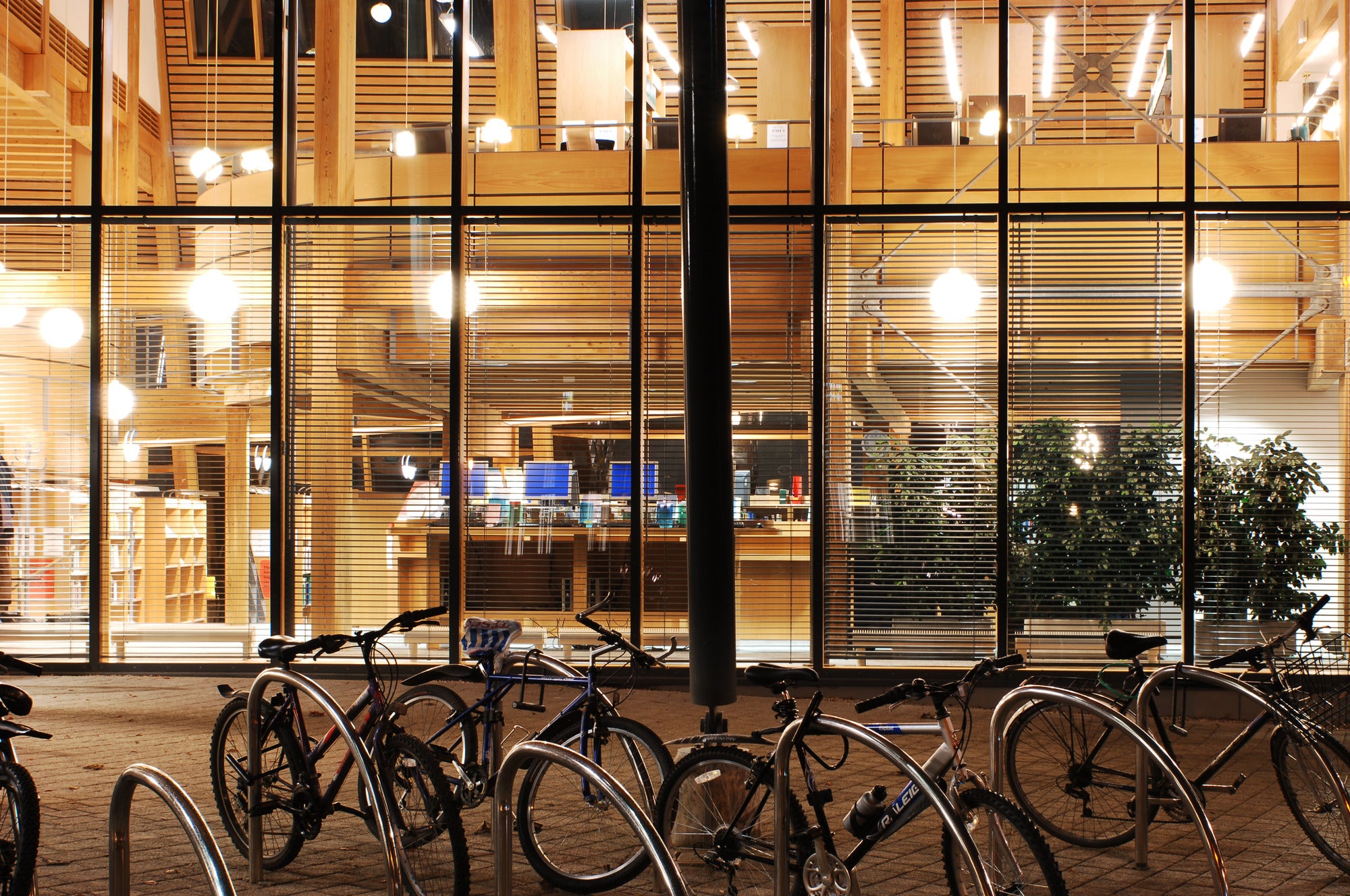 Lampa wisząca WOHLERT białe szkło