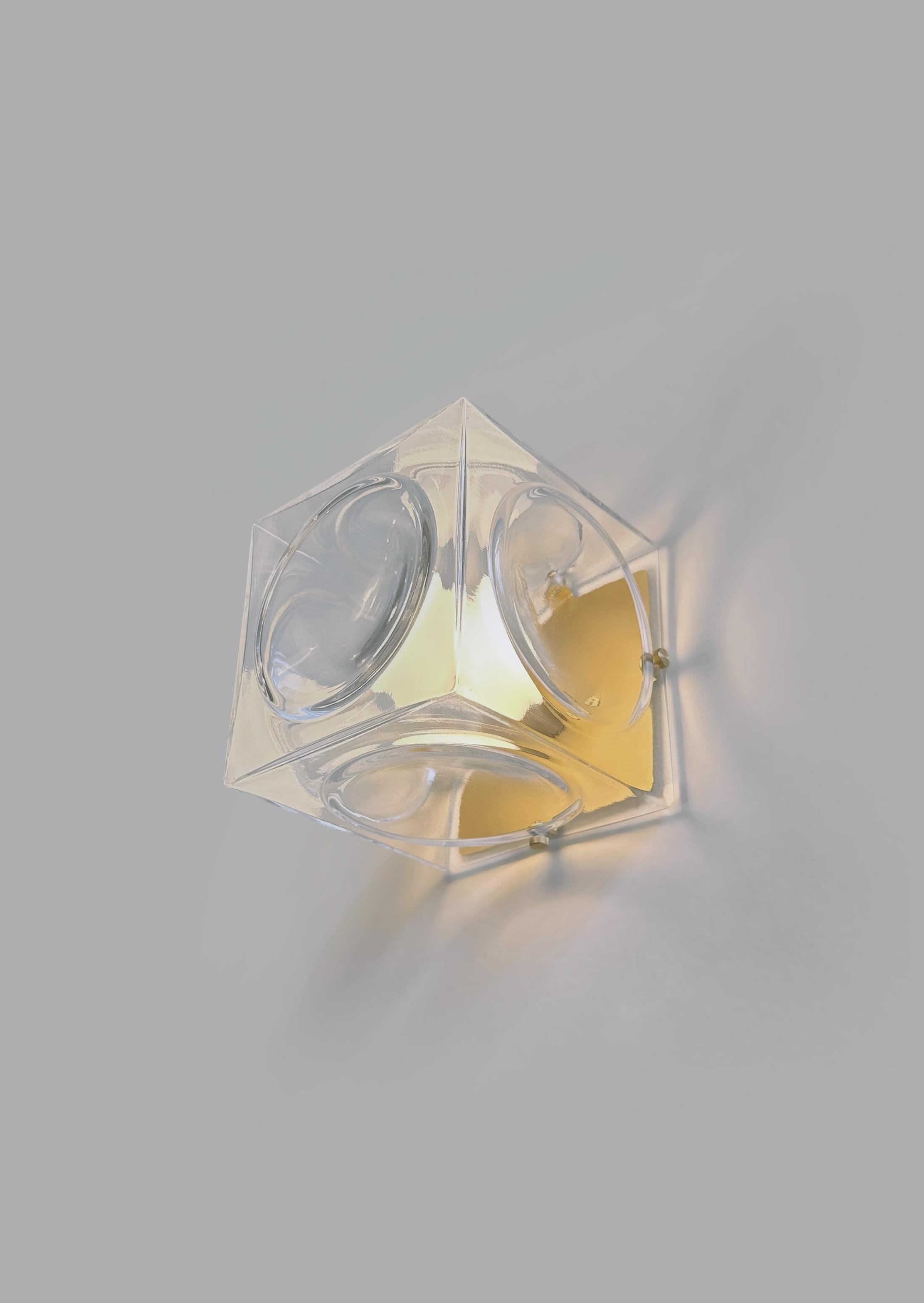Lampa ścienna CHANT szklany klosz ze złotą podstawą
