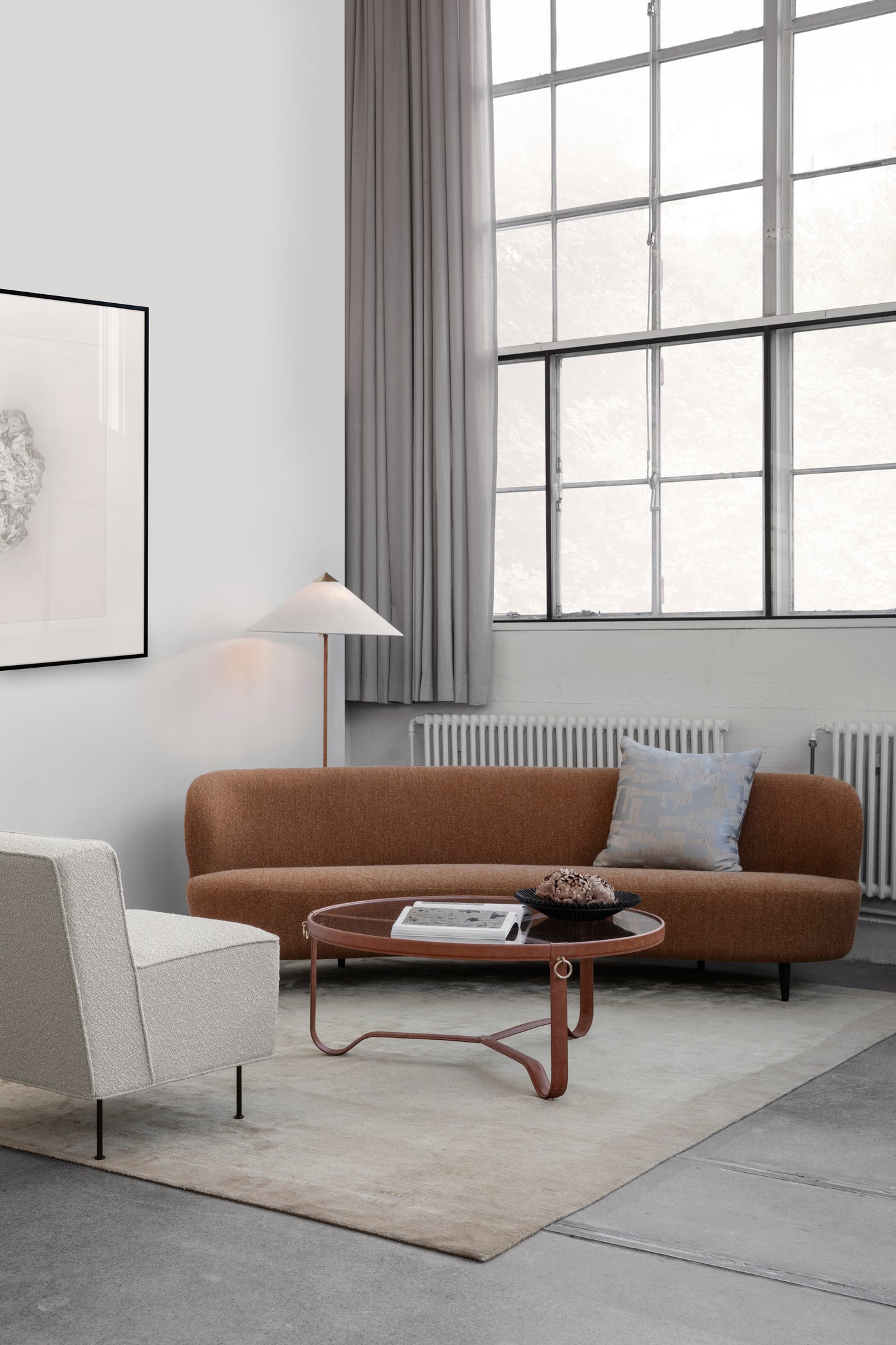 Fotel MODERN LINE tapicerowany z czarną podstawą