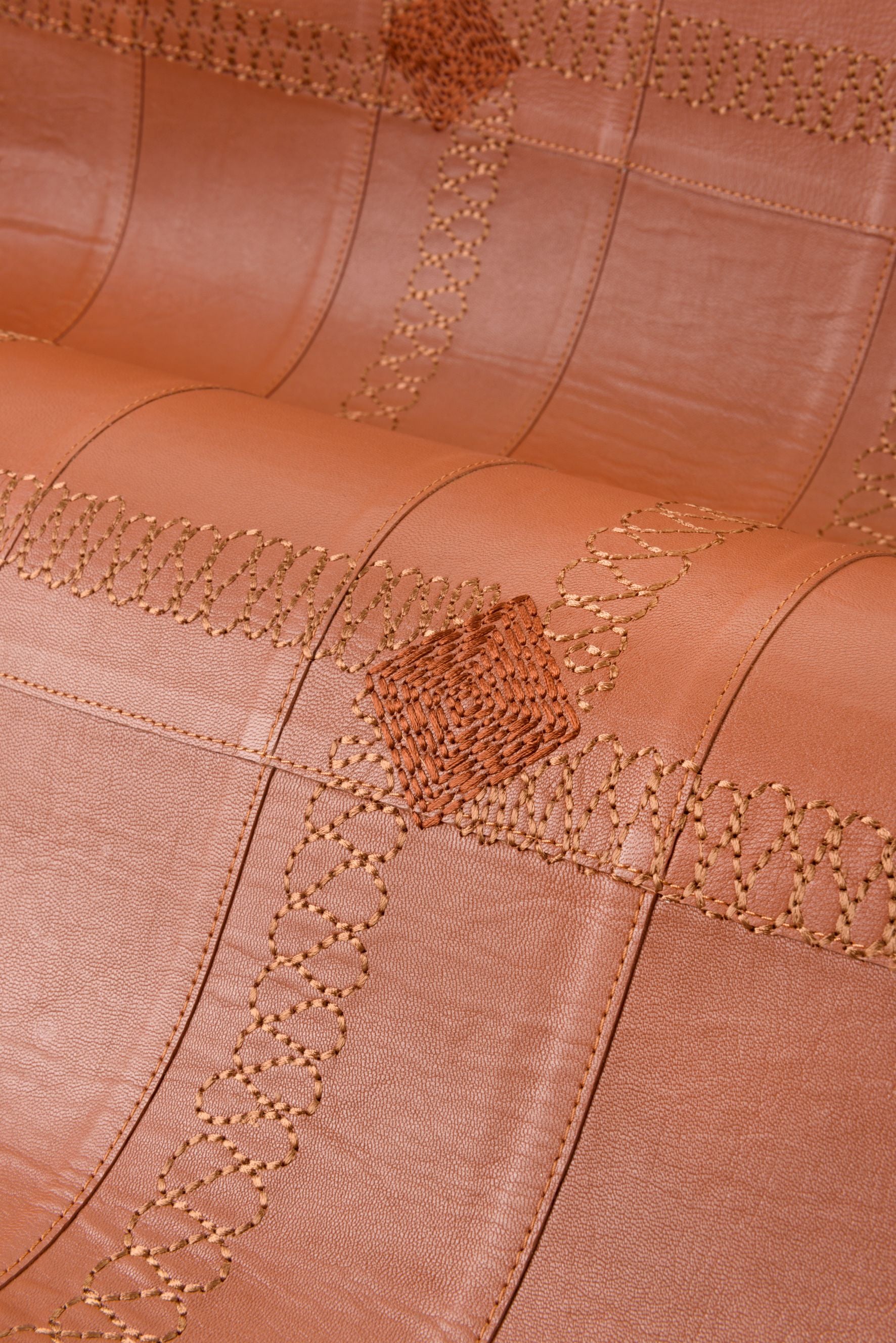Natürliche Leder-Tapete mit geometrischem Muster CASSONE Terrakotta