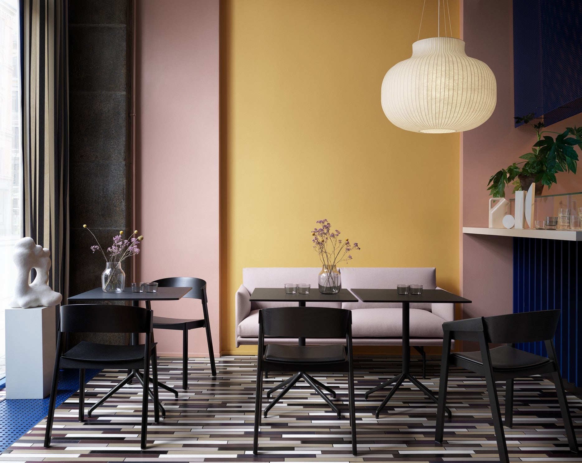 Krzesło z podłokietnikami COVER czarny