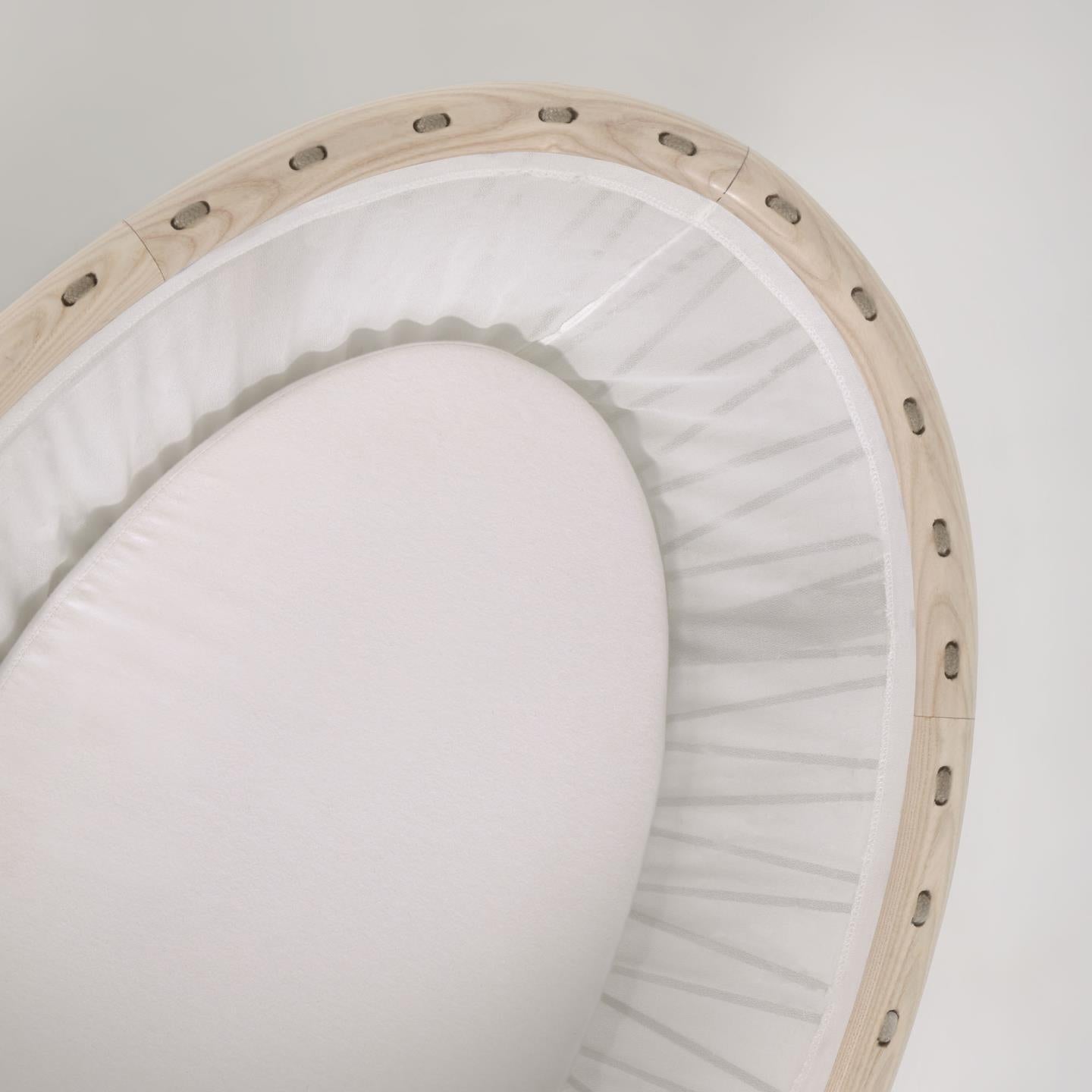 Kosz Mojżesza LEONELA lite drewno jesionowe La Forma    Eye on Design