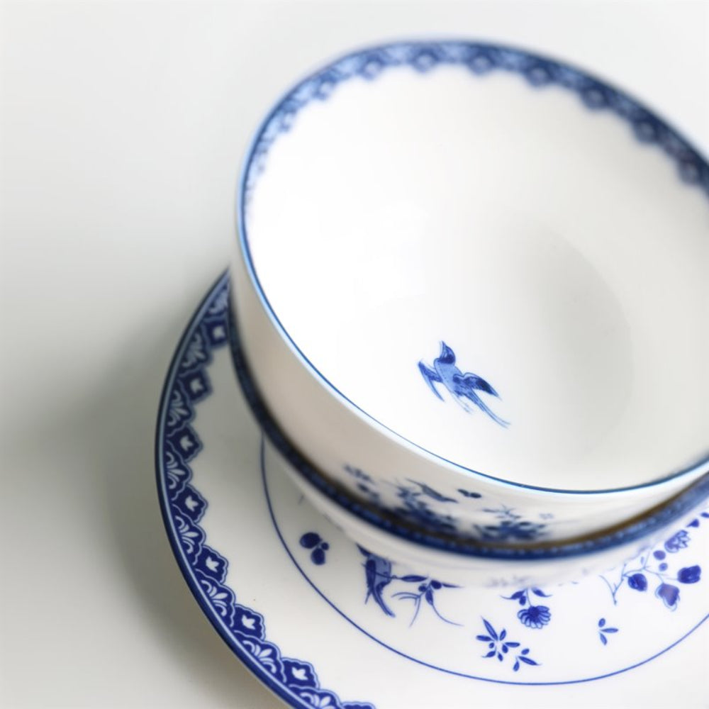 Weißes DELFTWARE Geschirrset mit Blau