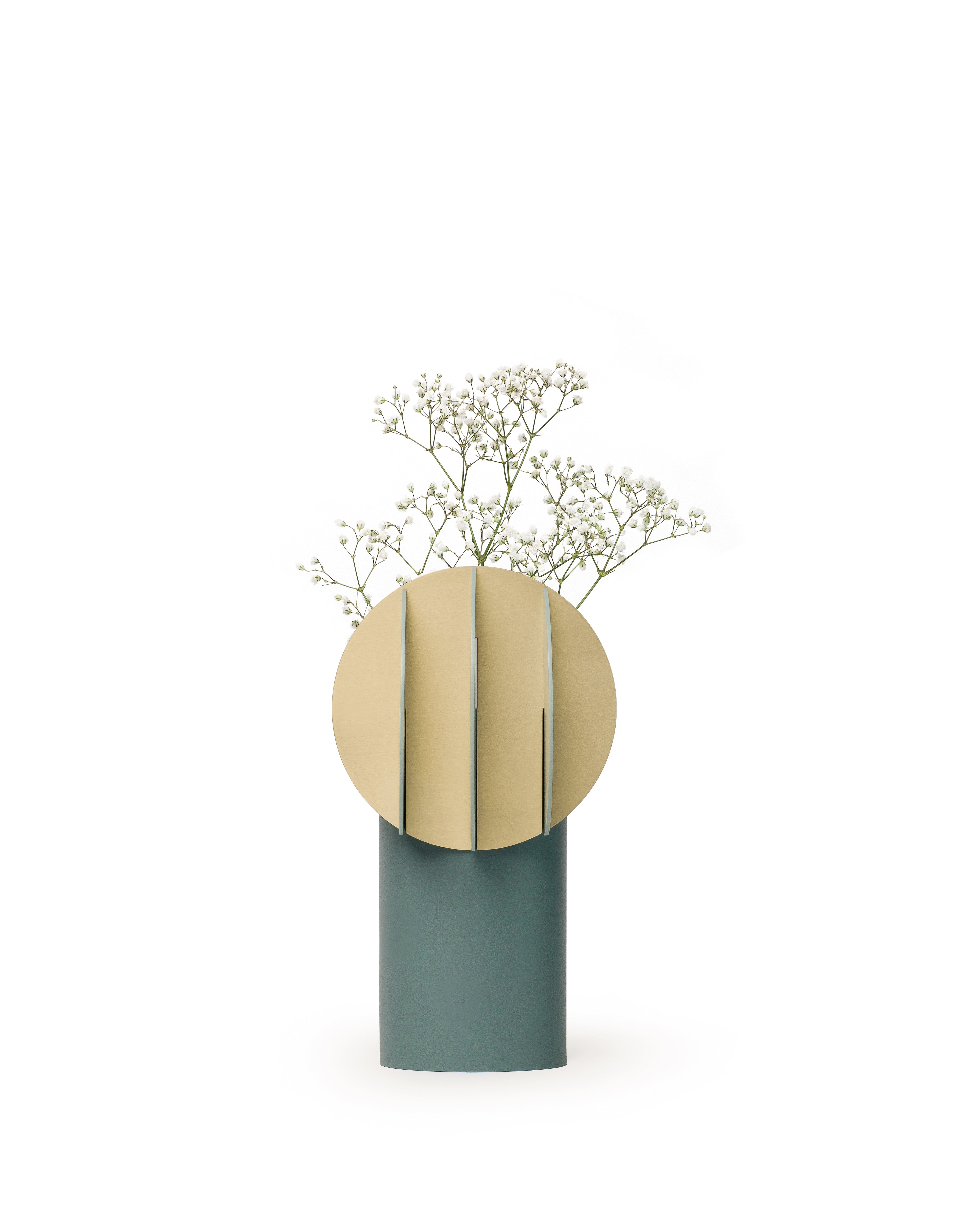 Vase DELAUNAY grün mit Messing