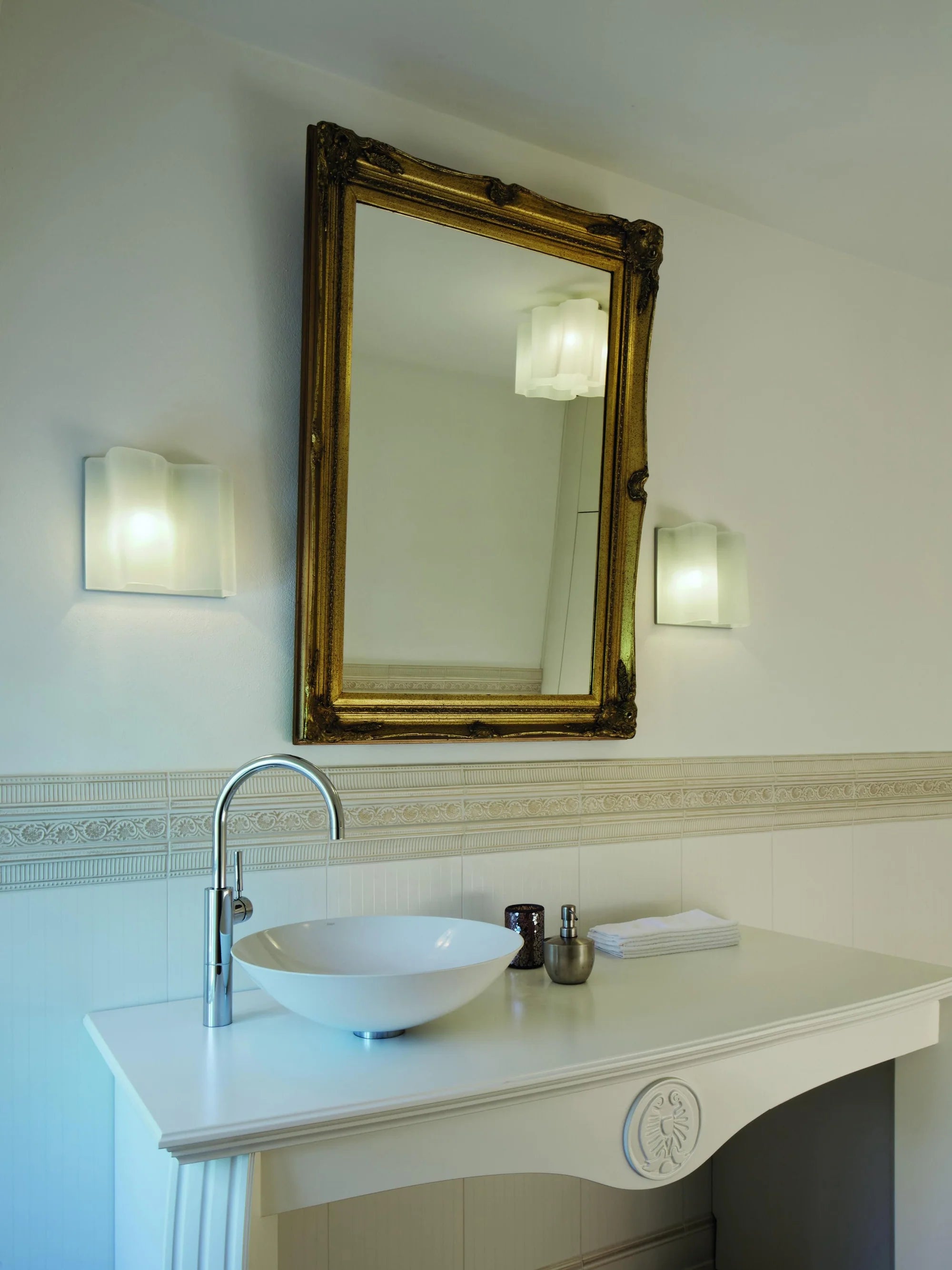 Wandleuchte LOGICO mundgeblasenem Glas