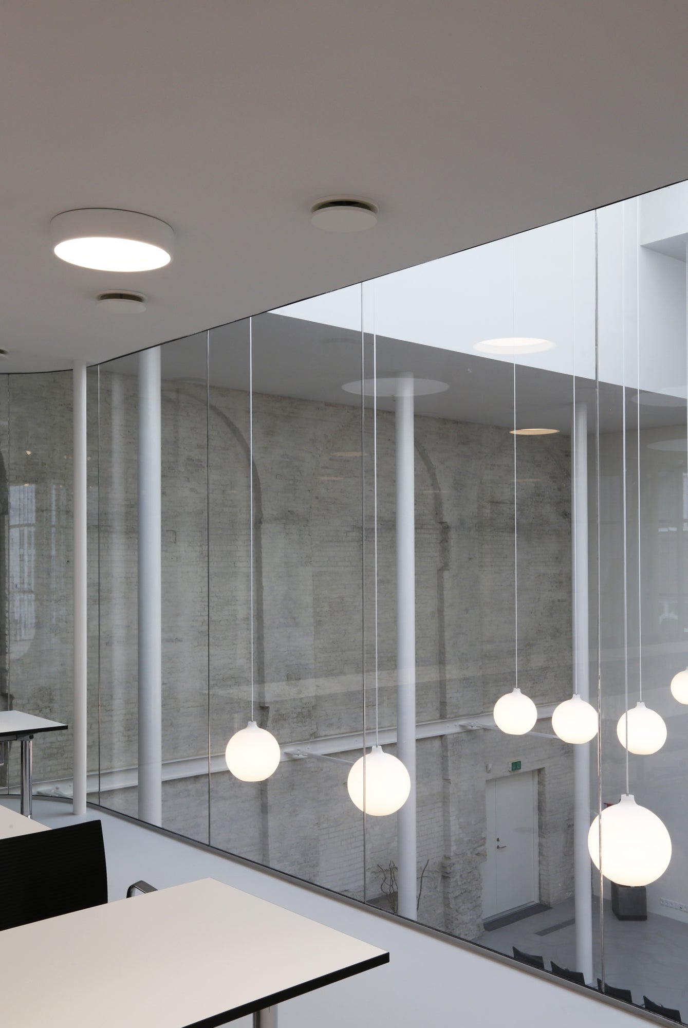 Lampa wisząca WOHLERT białe szkło