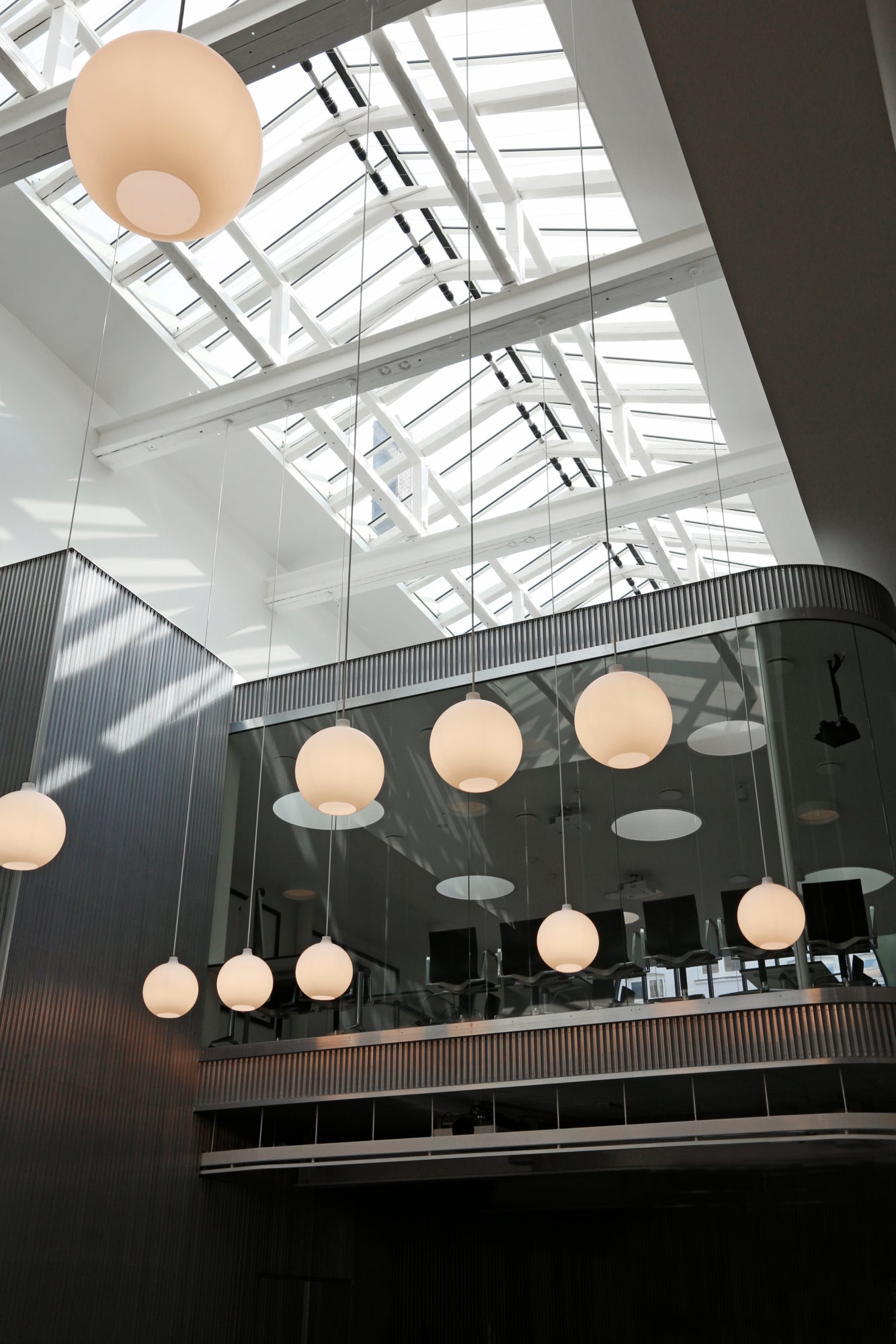 Lampa wisząca WOHLERT białe szkło