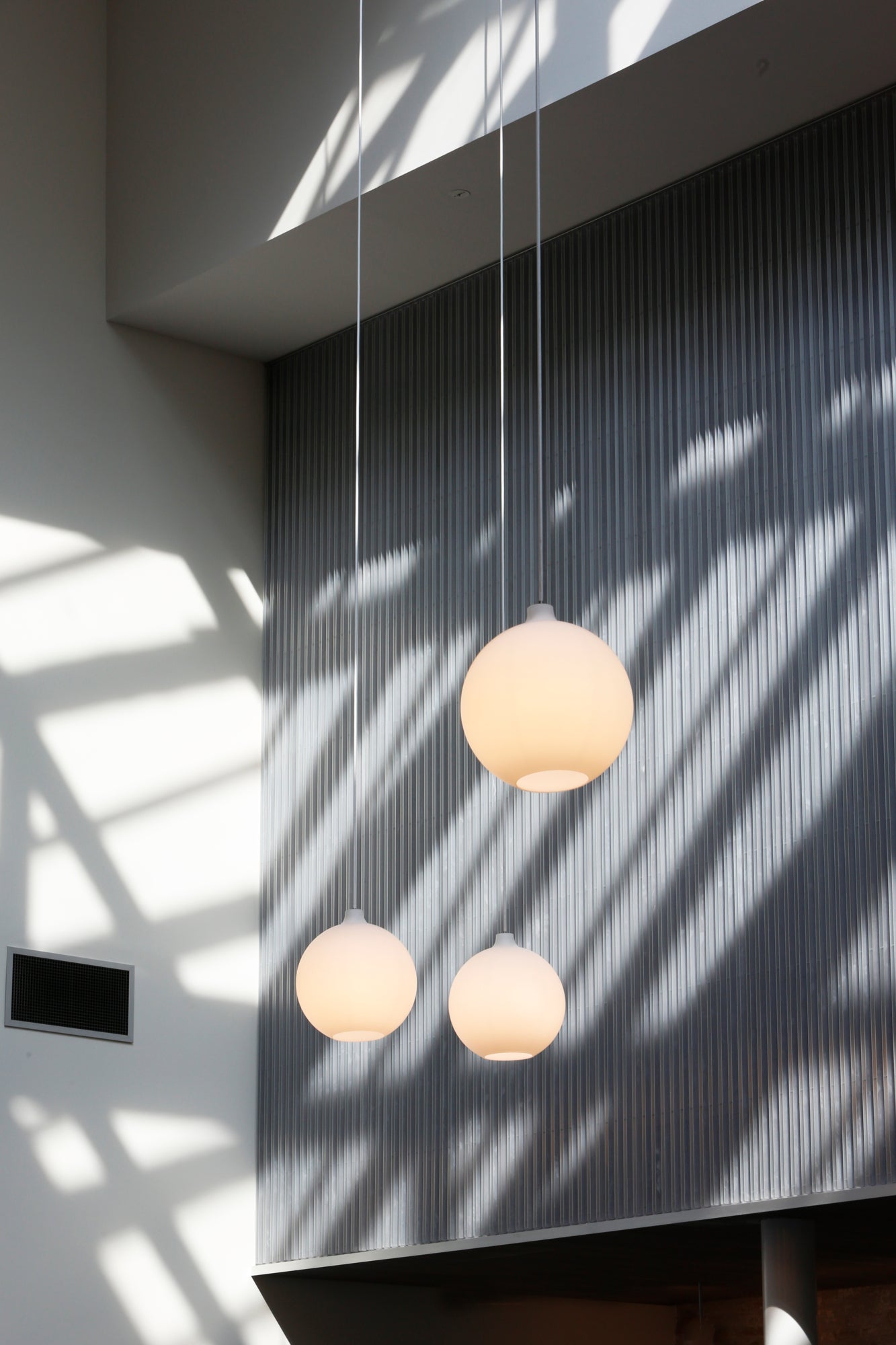 Lampa wisząca WOHLERT białe szkło