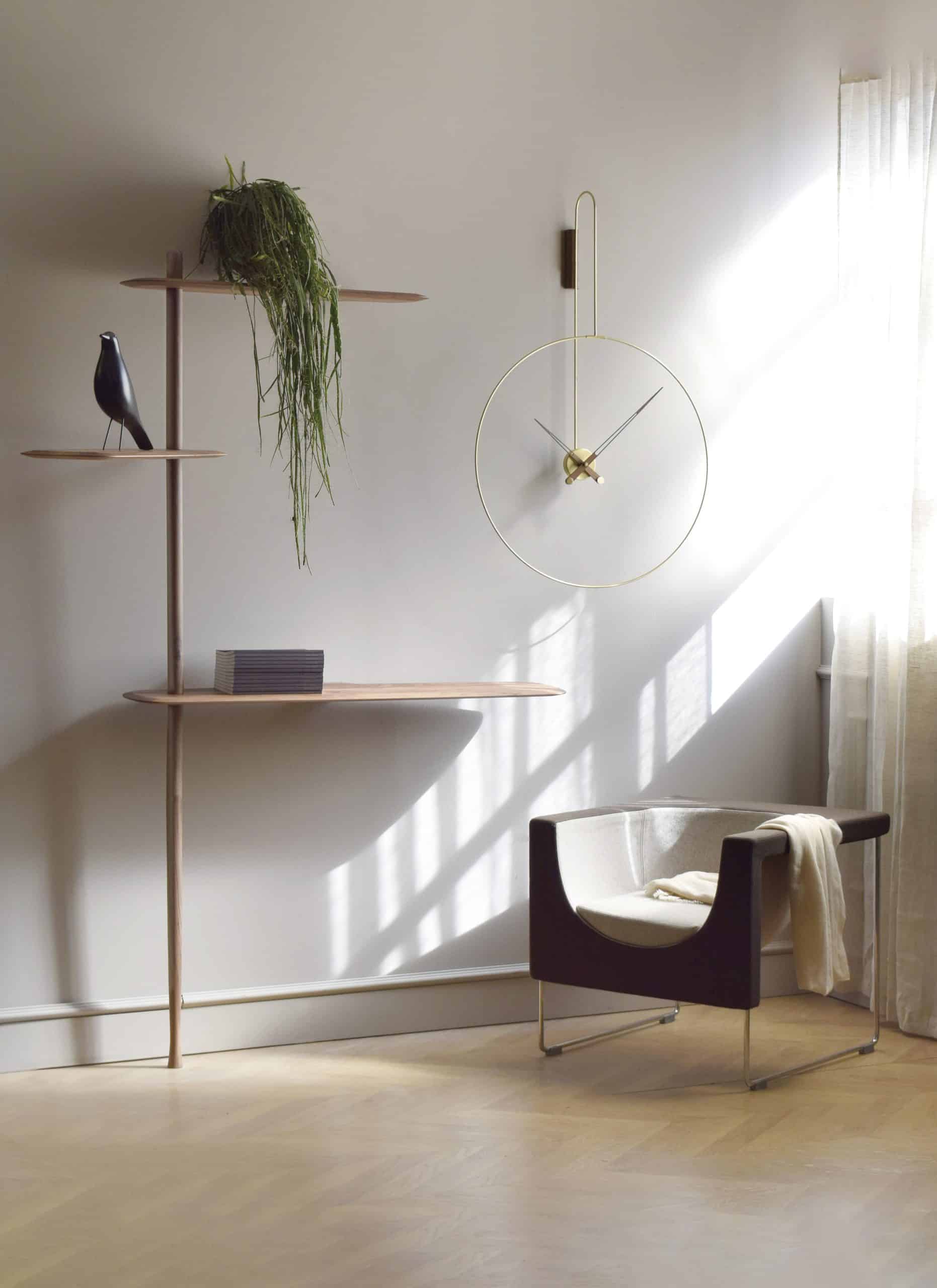 Zegar ścienny DARO drewno orzechowe z mosiężnym