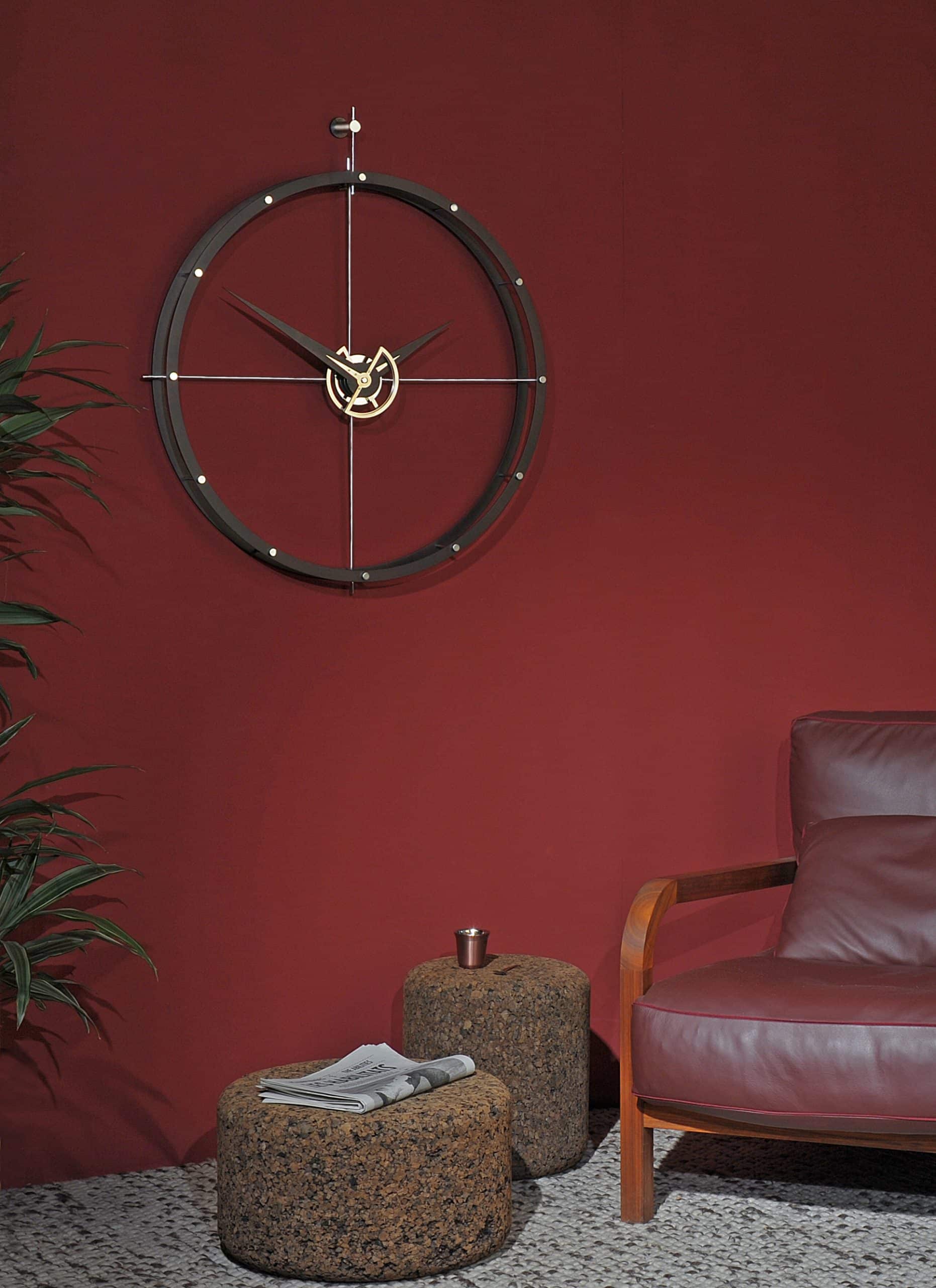 Zegar ścienny DOUBLE O drewno orzechowe w wykończeniu calabo z chromem