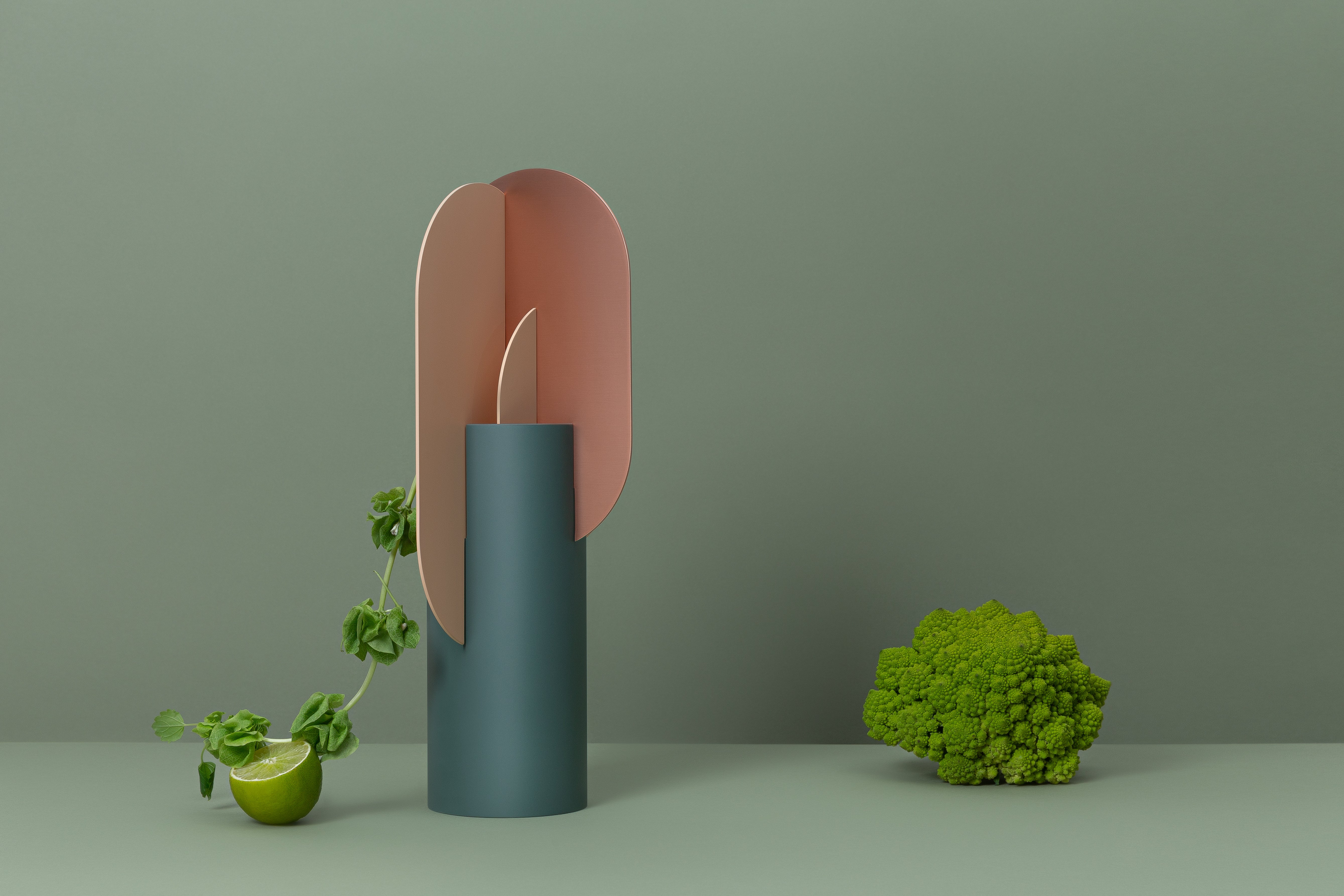 Vase EKSTER grün mit pudrigem Rosa und Kupfer