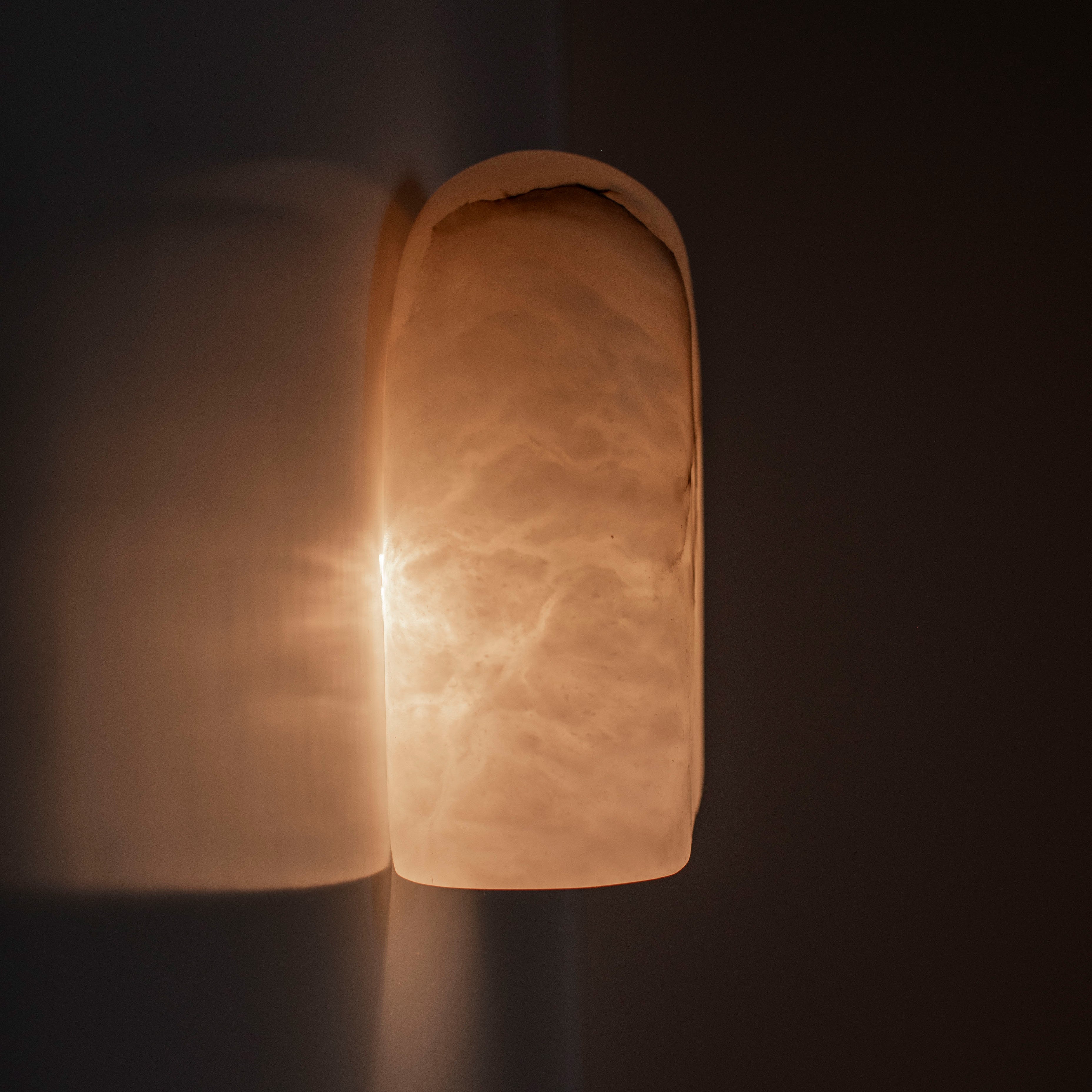 Wandleuchte TAYGETA aus Alabaster mit gemustertem Finish