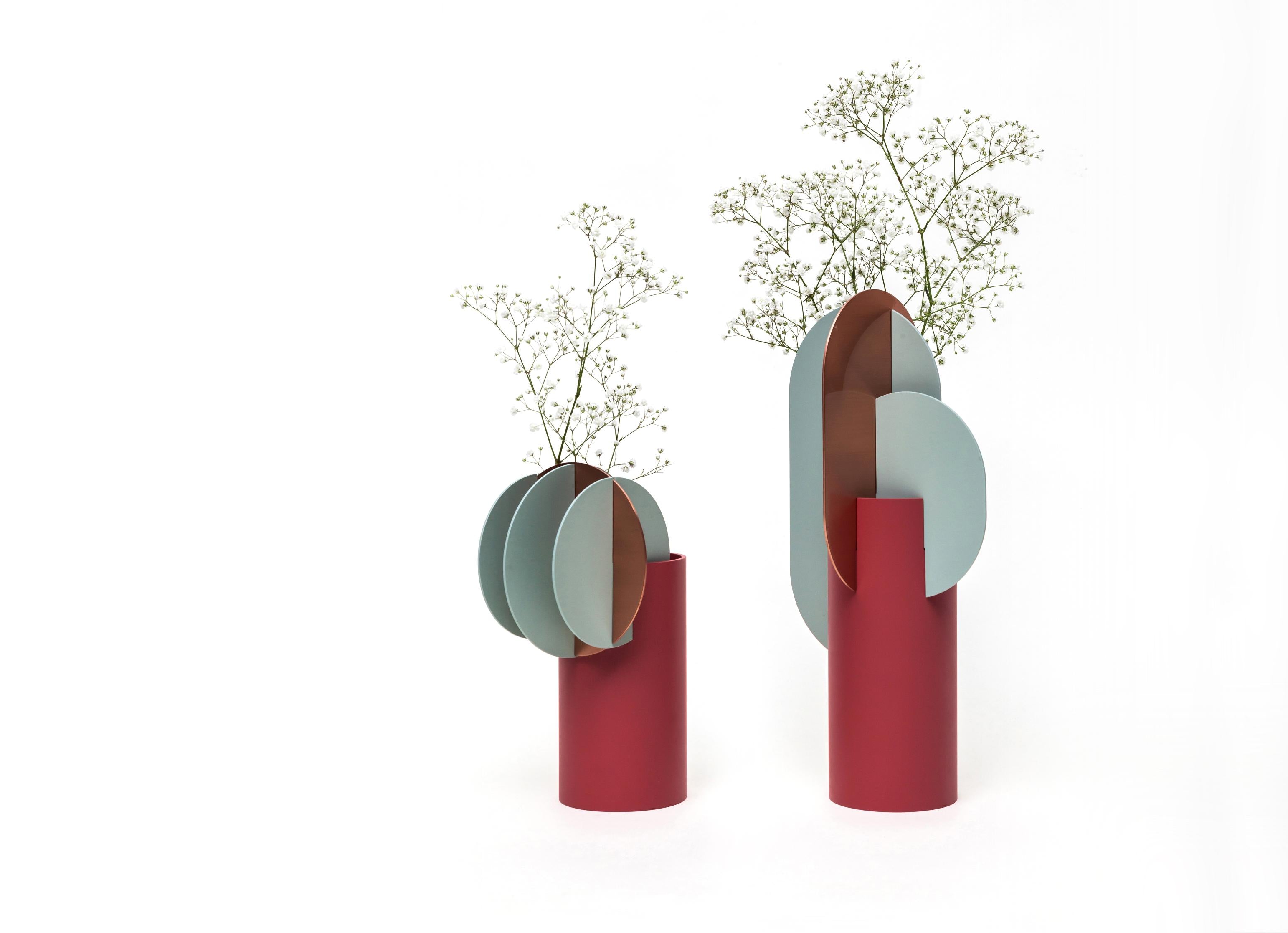 Vase EKSTER aus Ziegel mit blauen und kupfernen Akzenten