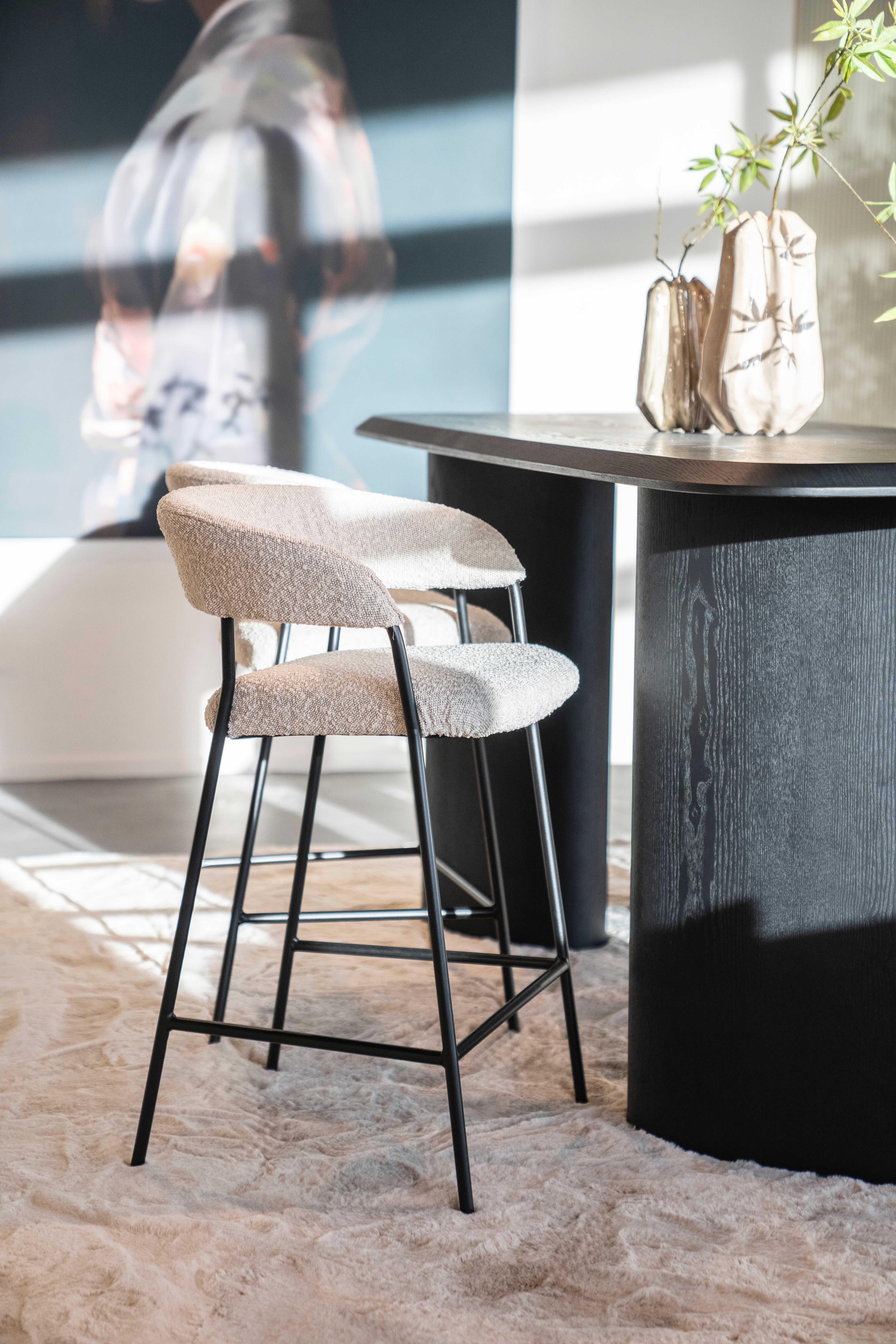 Hoker LUKA beżowy z czarną podstawą