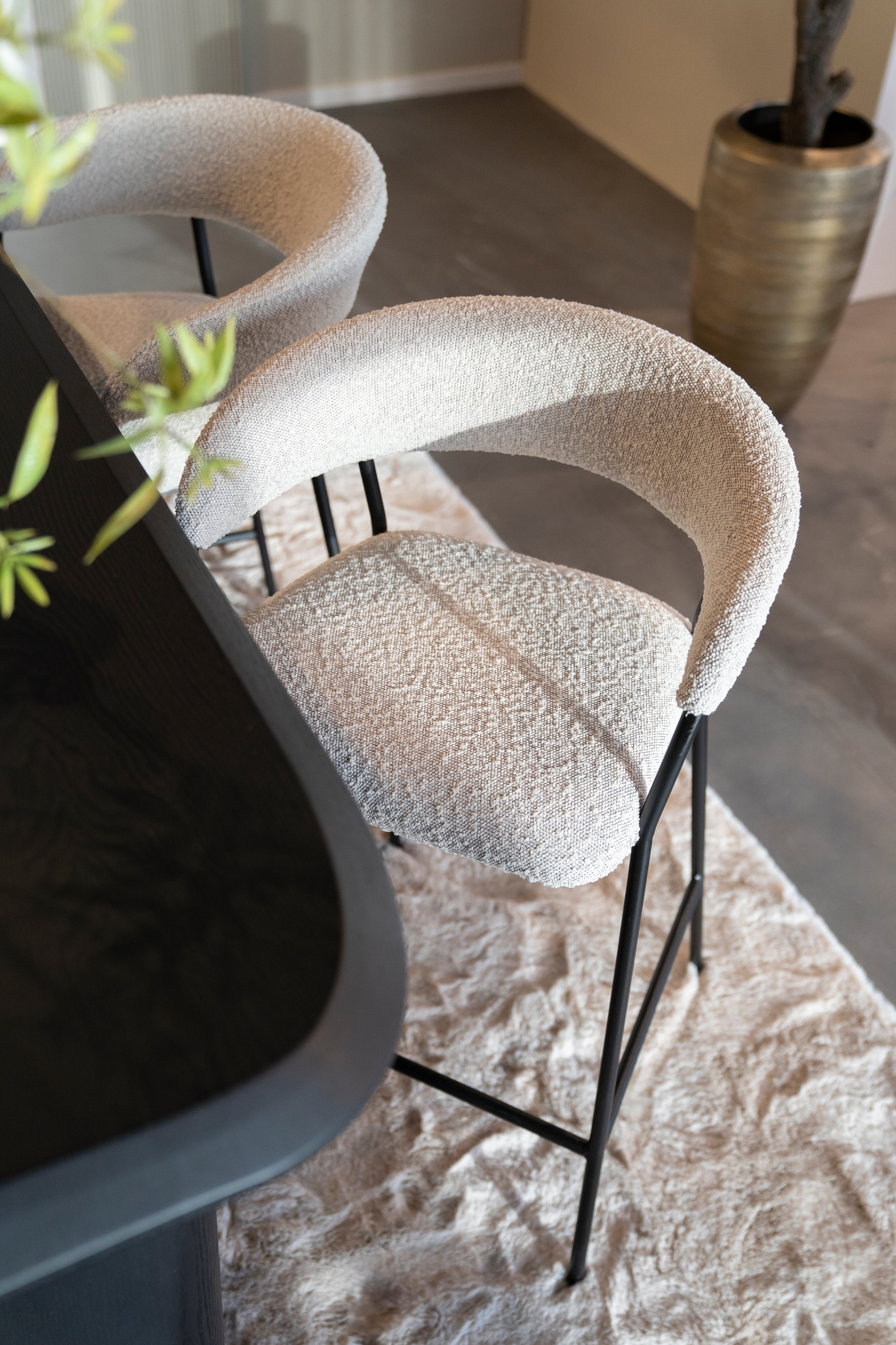 Hoker LUKA beżowy z czarną podstawą