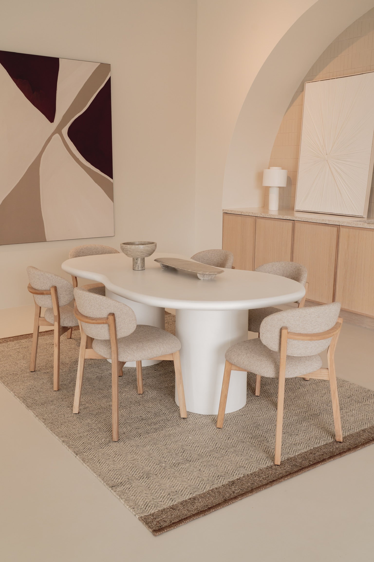 Krzesło MIKKY taupe z dębową podstawą