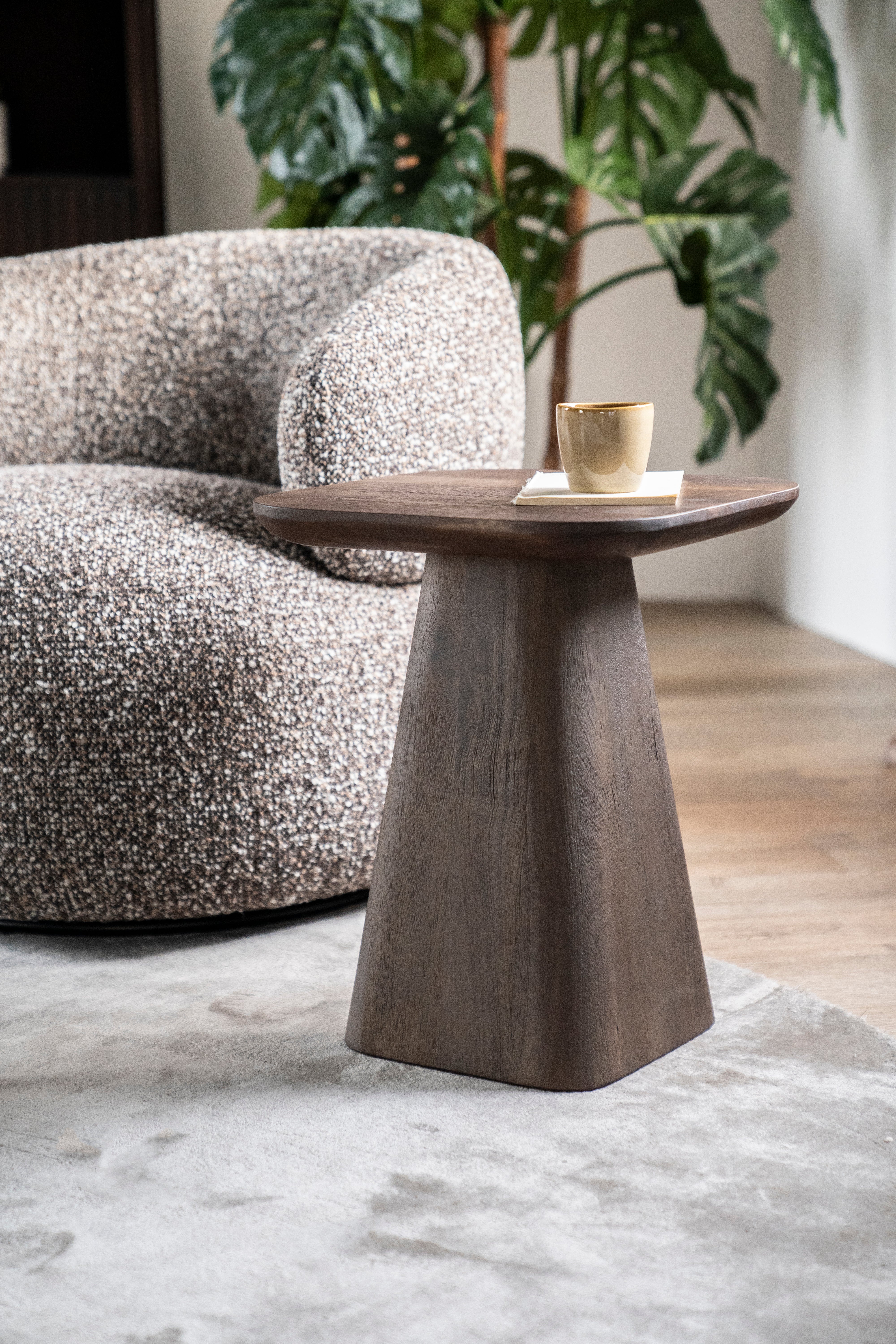 Stolik boczny ARON drewno mango