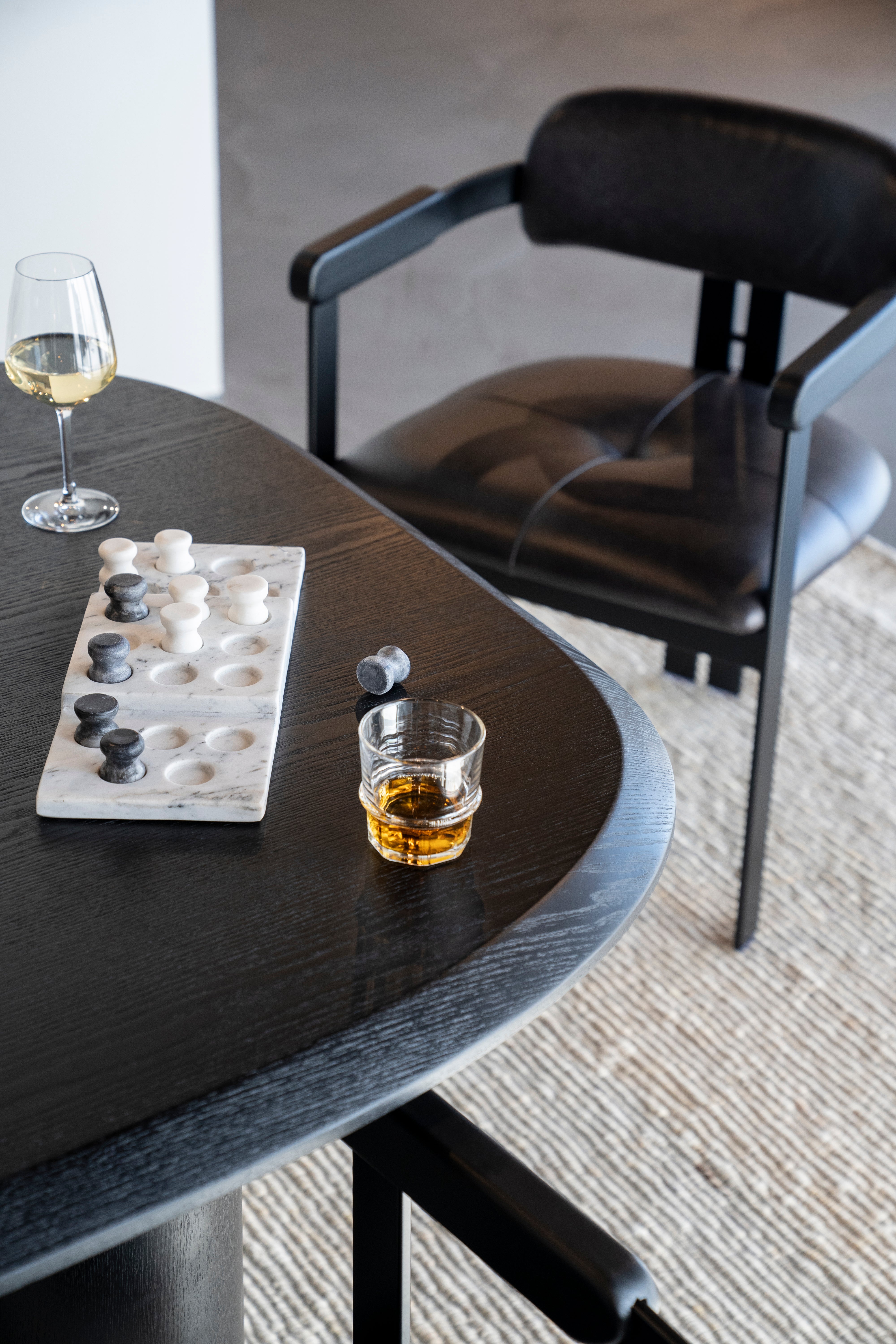 Stół WALTER czarny fornir dębowy