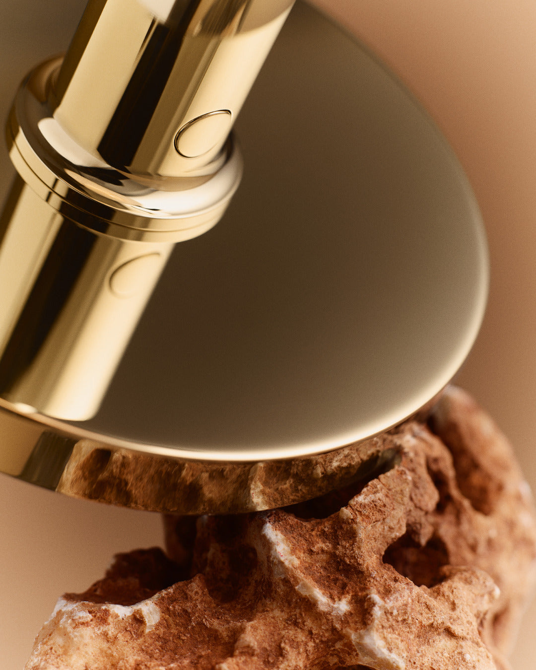 Lampa przenośna PH 2/1 biały z mosiężną podstawą